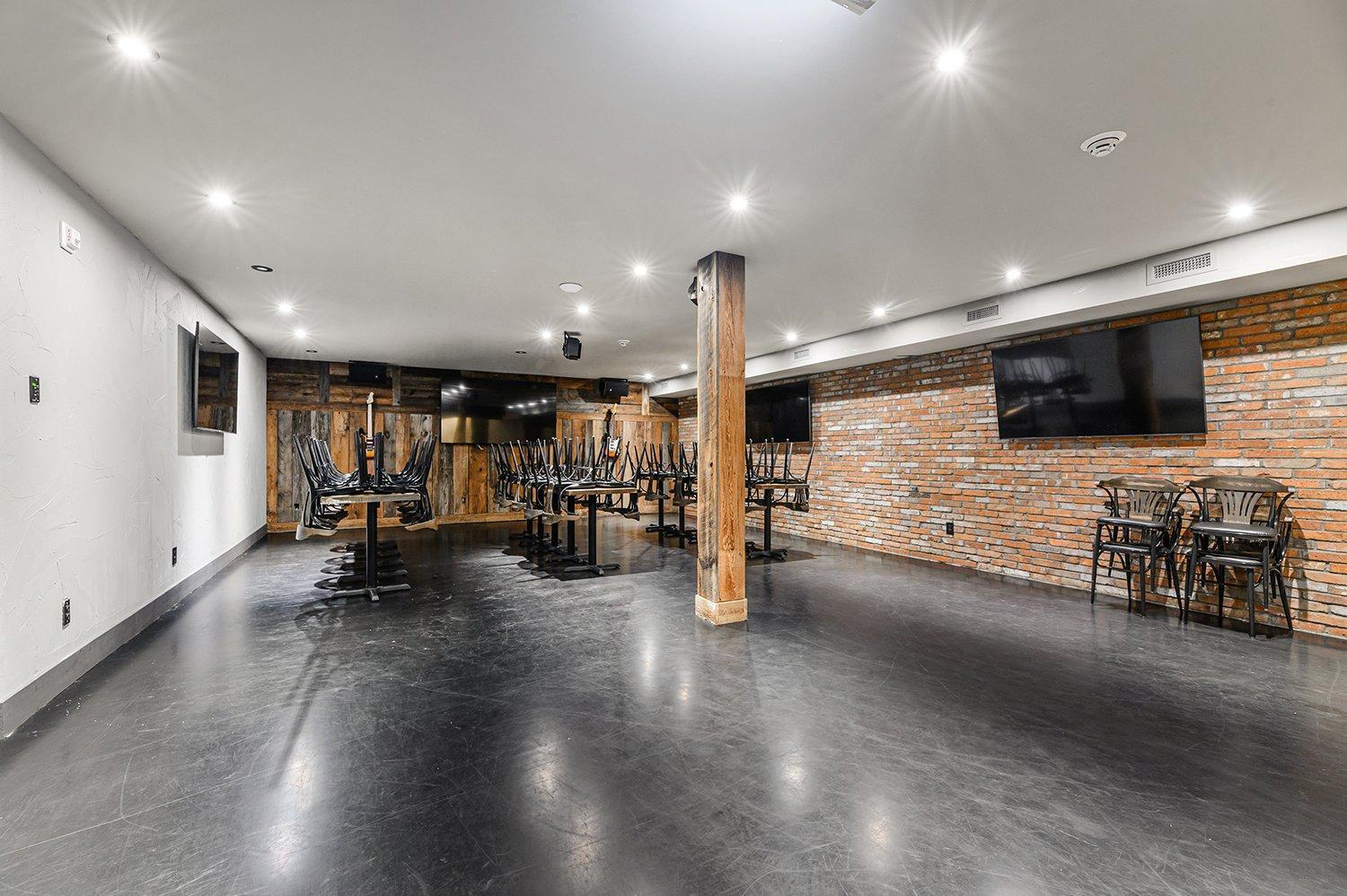 









86


Av. de la Gare

,
Saint-Sauveur,




QC
J0R1R6

