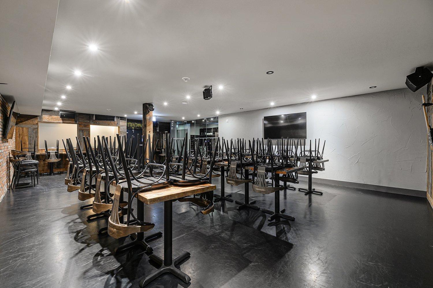 









86


Av. de la Gare

,
Saint-Sauveur,




QC
J0R1R6

