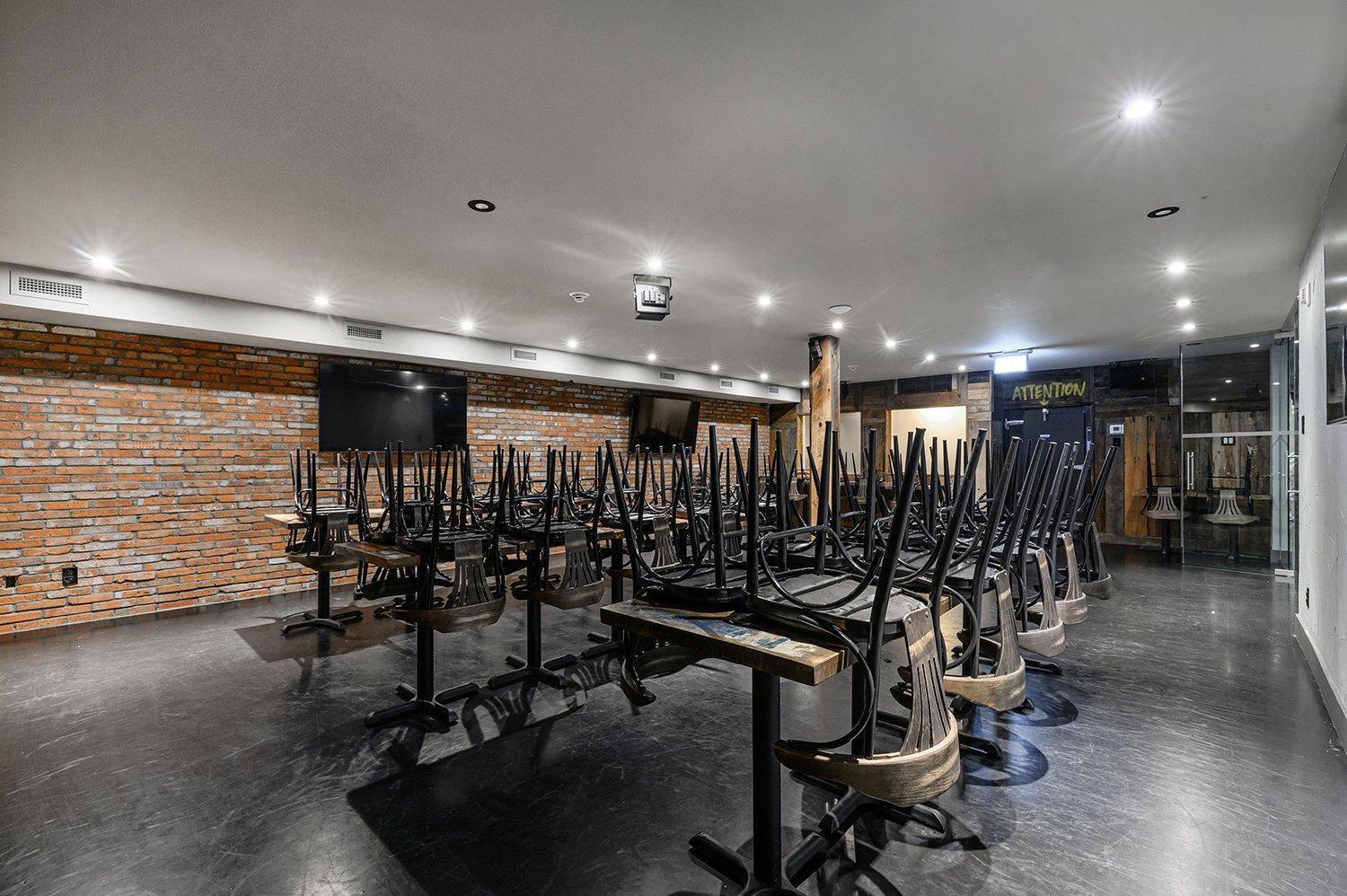 









86


Av. de la Gare

,
Saint-Sauveur,




QC
J0R1R6

