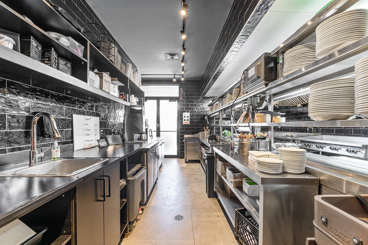 









86


Av. de la Gare

,
Saint-Sauveur,




QC
J0R1R6

