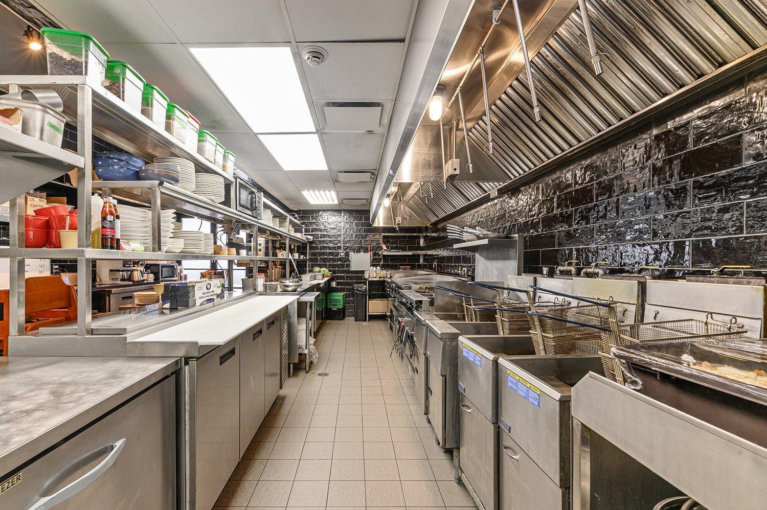 









86


Av. de la Gare

,
Saint-Sauveur,




QC
J0R1R6

