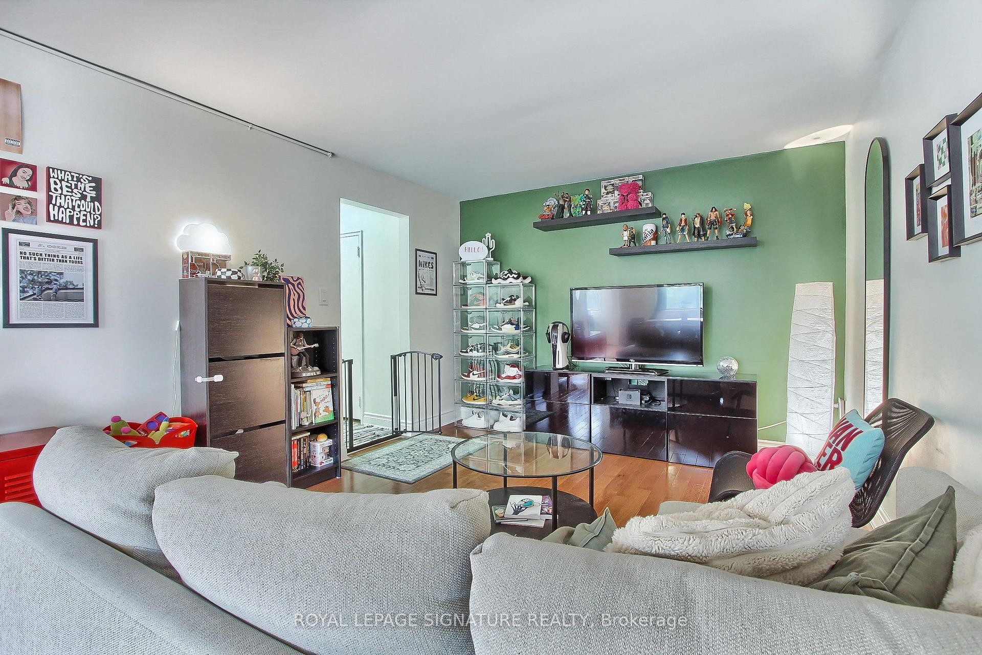 









136


Scanlon

Avenue, 12,
Bradford West Gwillimbury,




ON
L3Z 1G6

