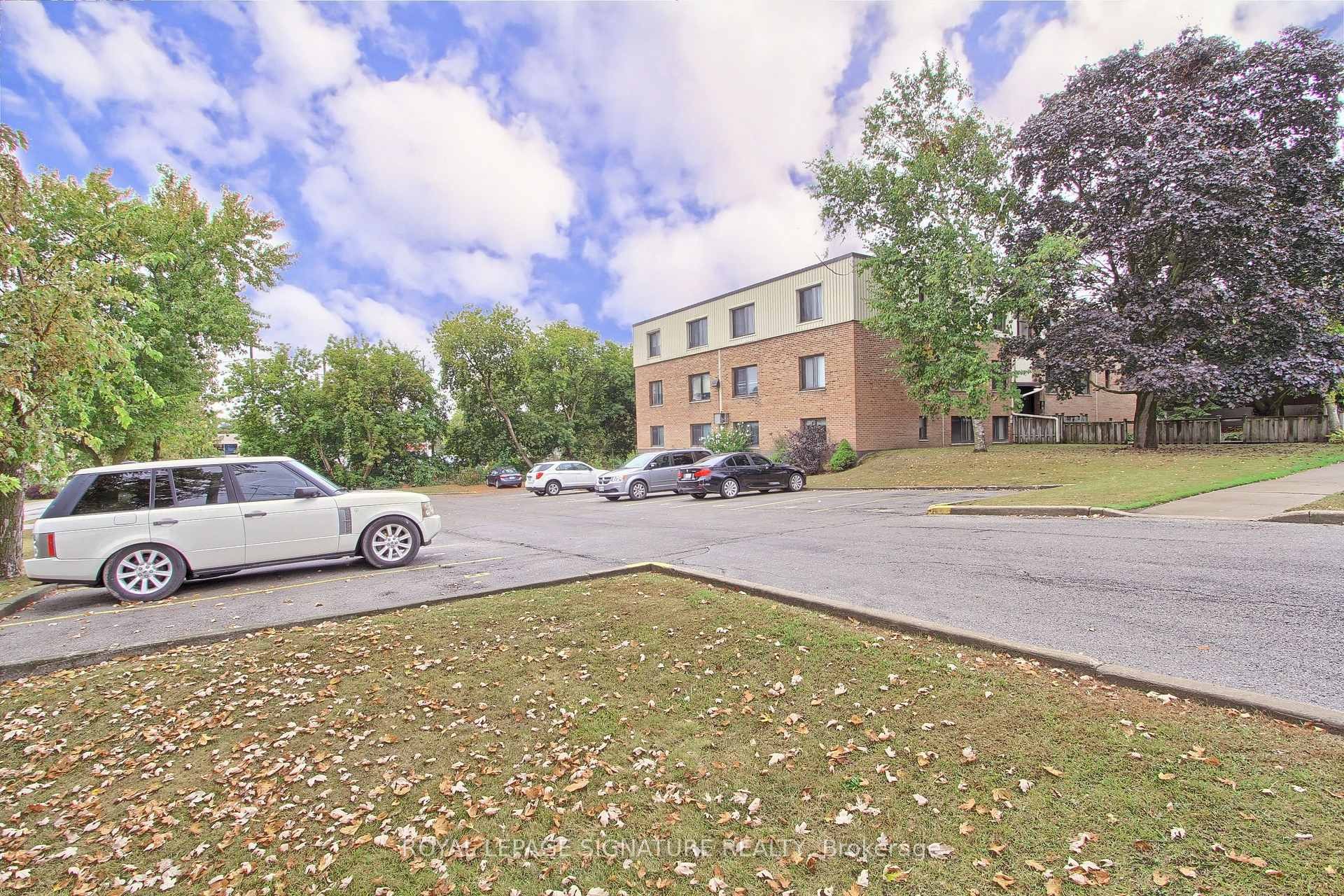 









136


Scanlon

Avenue, 12,
Bradford West Gwillimbury,




ON
L3Z 1G6

