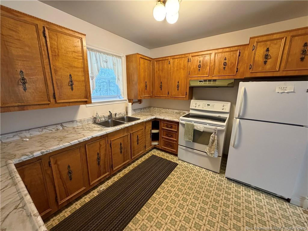 









2166


Carron

DR,
Bathurst,




NB
E2A 6A1

