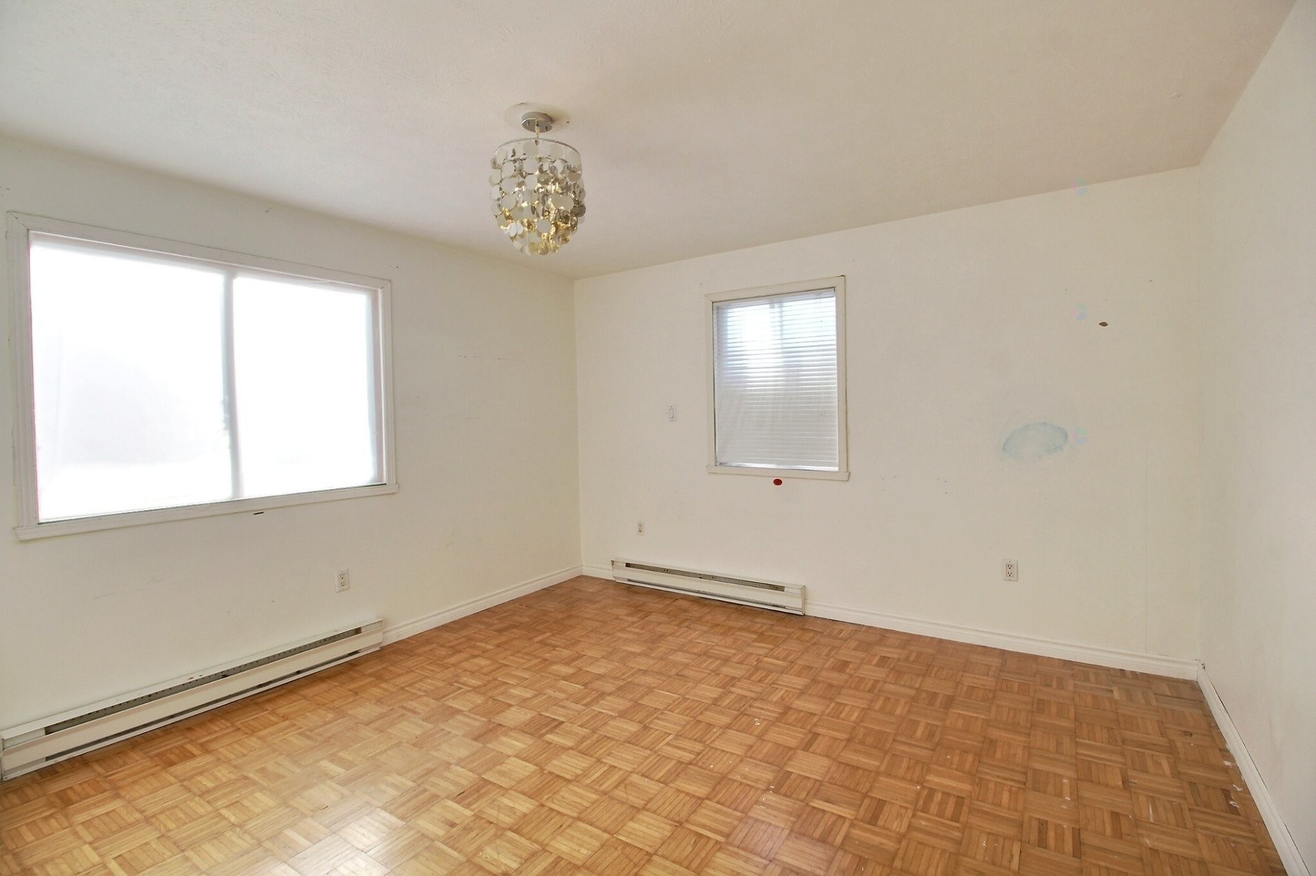 









5285


Rue Mills

,
Sherbrooke (Brompton/Rock Forest/Saint-Élie/Deauville),




QC
J1N3B6

