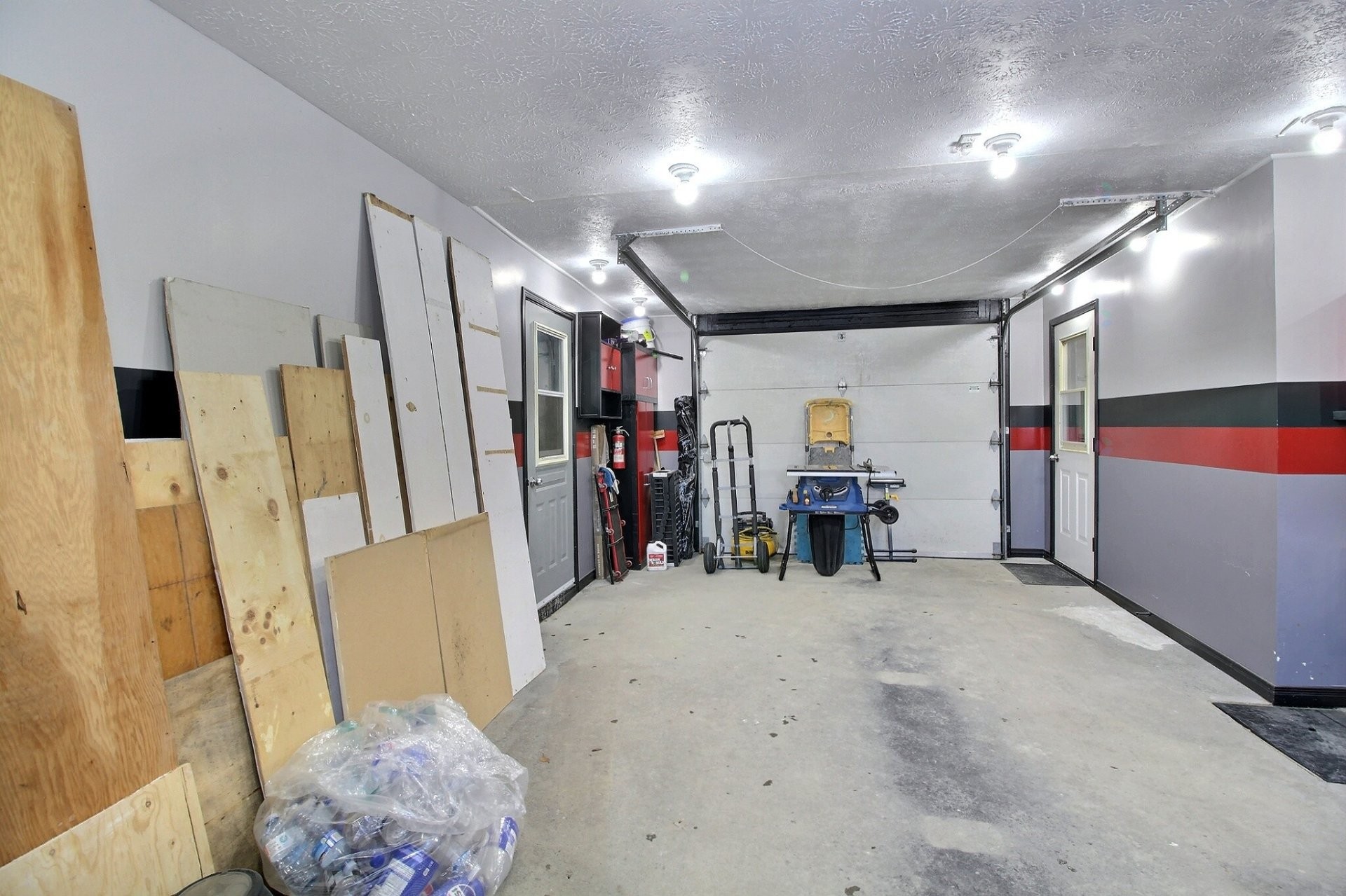 









5285


Rue Mills

,
Sherbrooke (Brompton/Rock Forest/Saint-Élie/Deauville),




QC
J1N3B6

