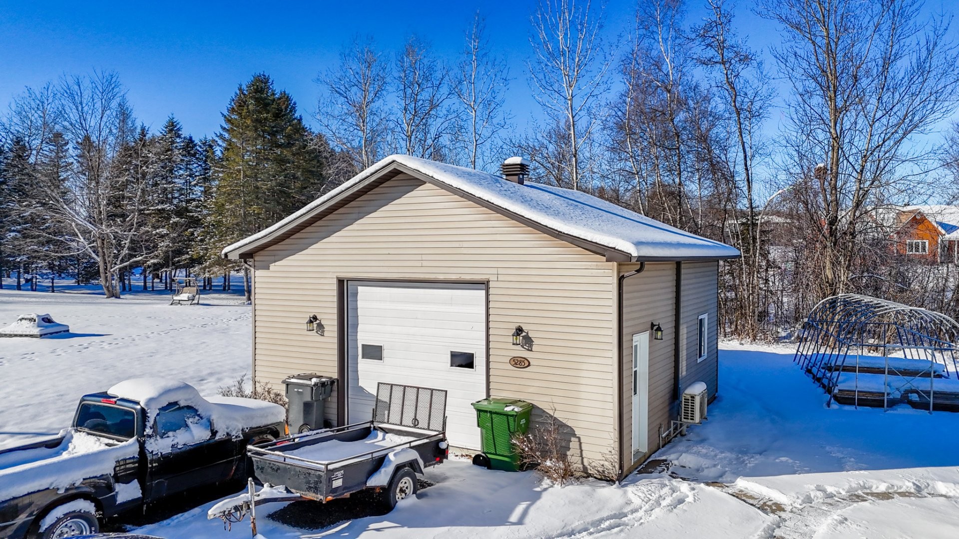 









5285


Rue Mills

,
Sherbrooke (Brompton/Rock Forest/Saint-Élie/Deauville),




QC
J1N3B6

