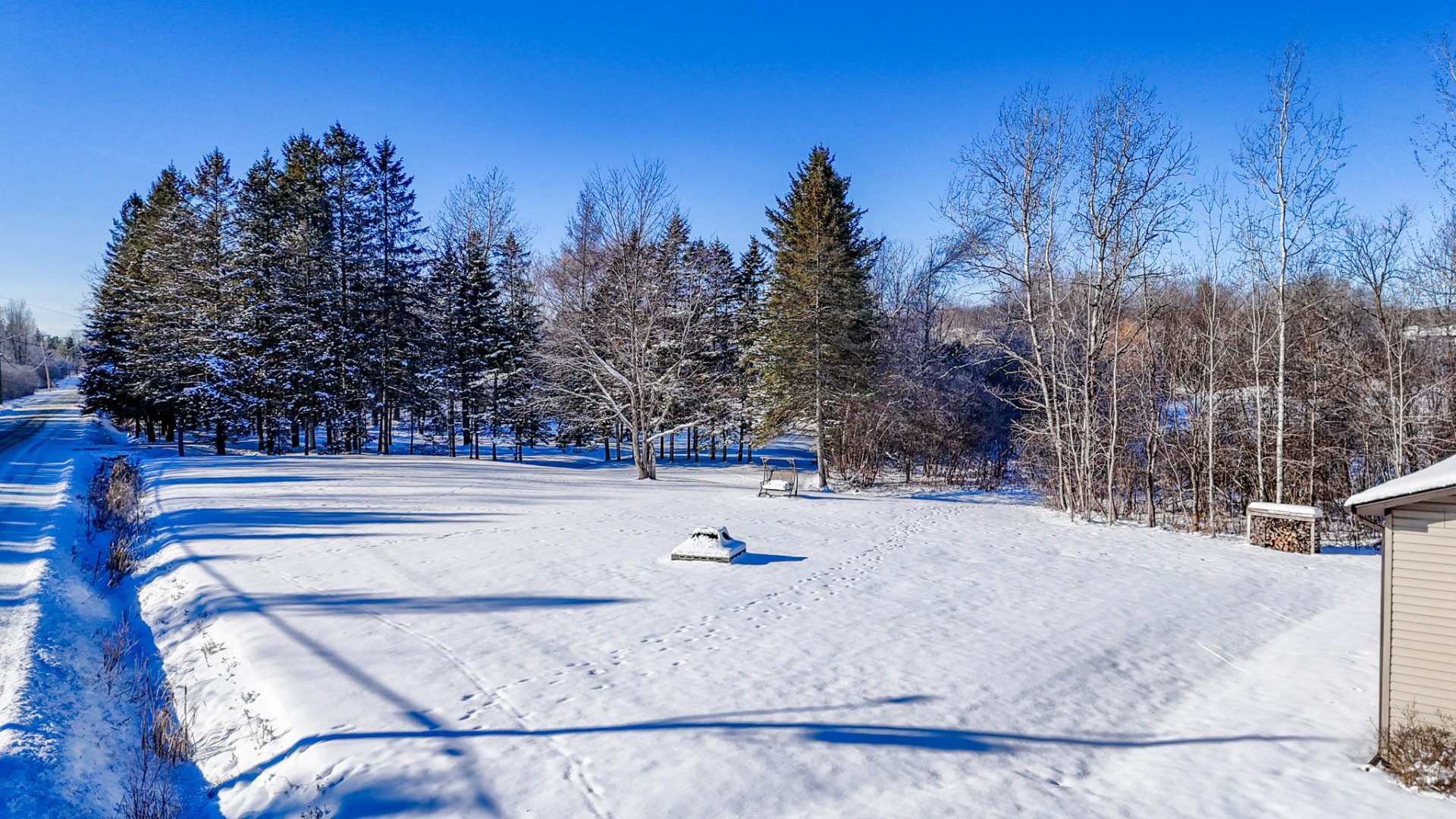 









5285


Rue Mills

,
Sherbrooke (Brompton/Rock Forest/Saint-Élie/Deauville),




QC
J1N3B6

