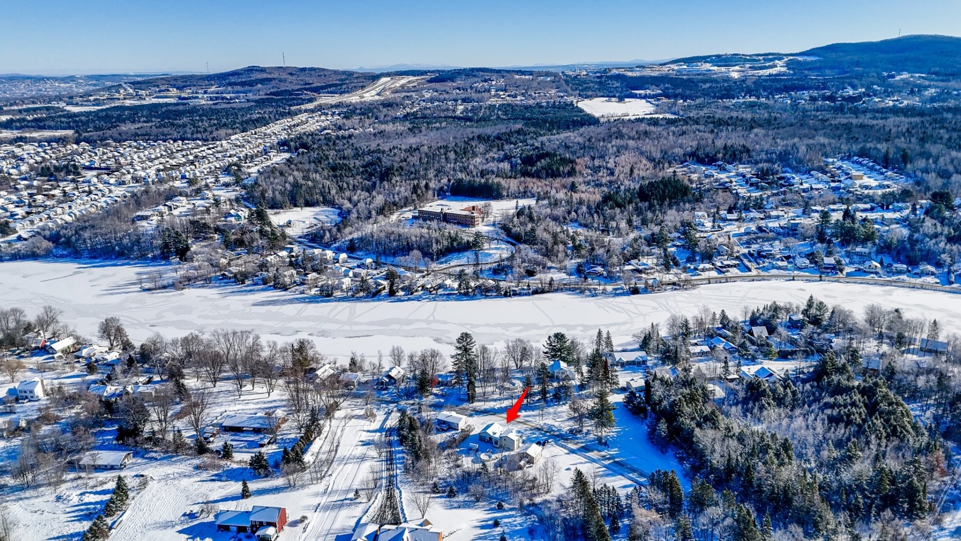 









5285


Rue Mills

,
Sherbrooke (Brompton/Rock Forest/Saint-Élie/Deauville),




QC
J1N3B6

