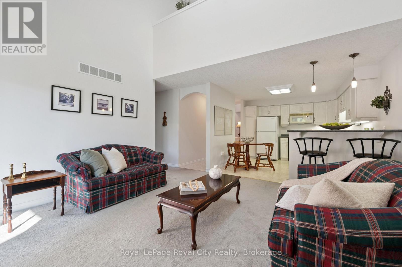 












17 TERRAVIEW CRESCENT

,
Guelph (Kortright West),




Ontario
N1G5A7

