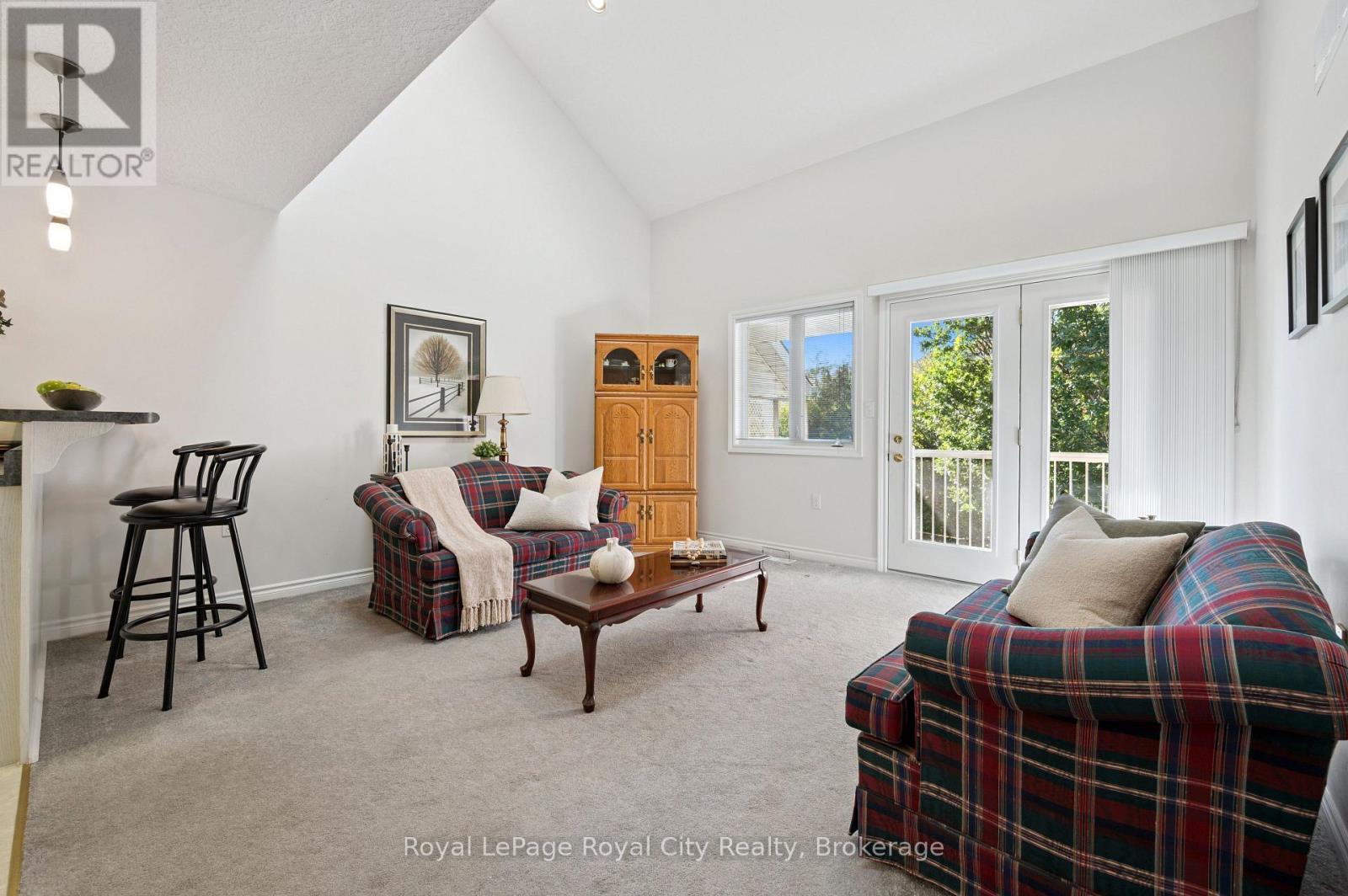 












17 TERRAVIEW CRESCENT

,
Guelph (Kortright West),




Ontario
N1G5A7

