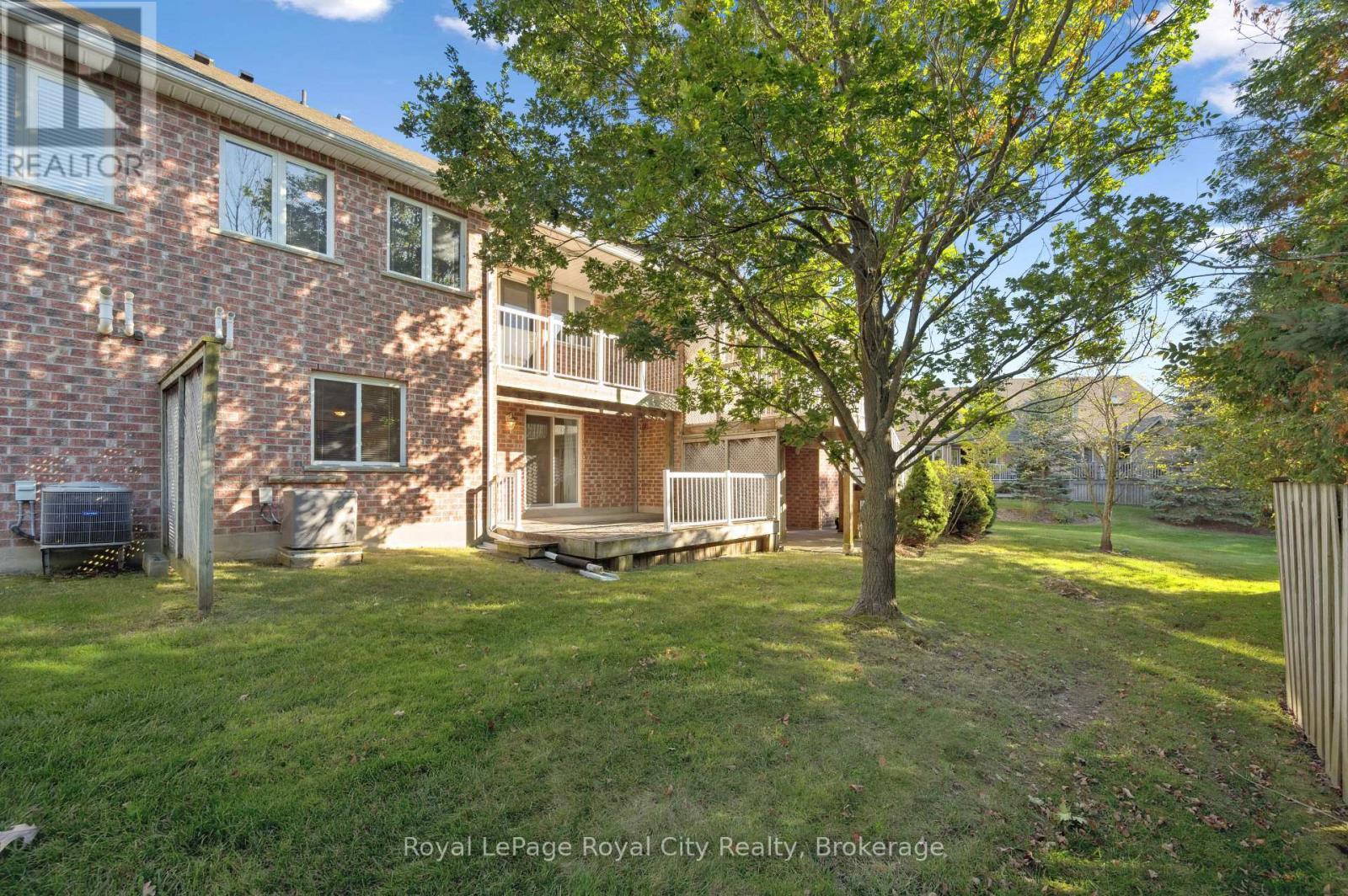 












17 TERRAVIEW CRESCENT

,
Guelph (Kortright West),




Ontario
N1G5A7

