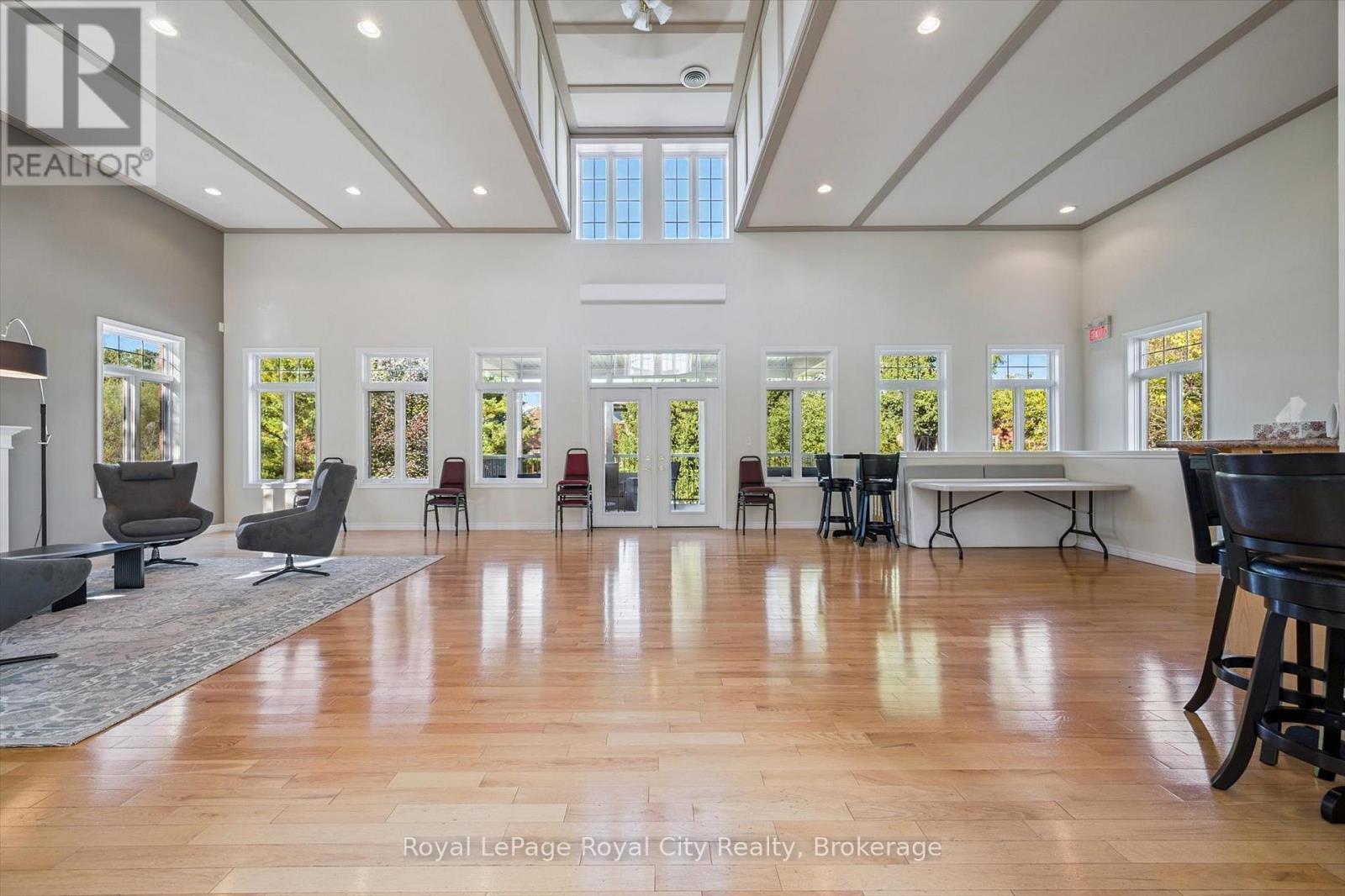 












17 TERRAVIEW CRESCENT

,
Guelph (Kortright West),




Ontario
N1G5A7

