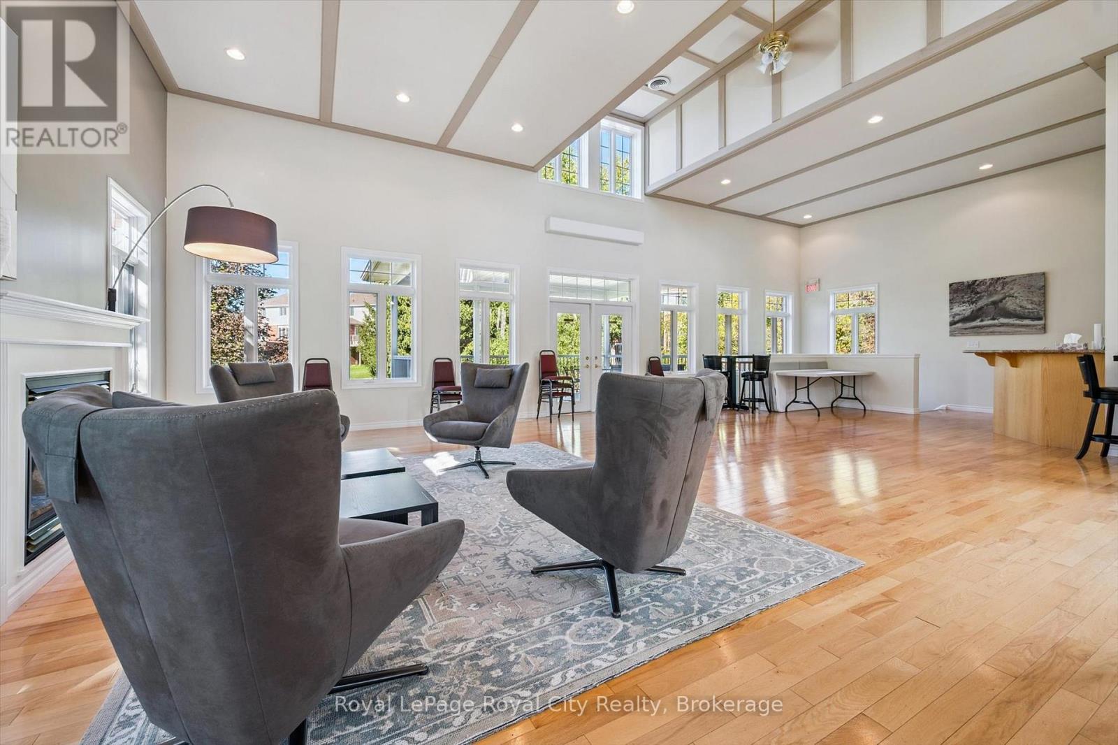 












17 TERRAVIEW CRESCENT

,
Guelph (Kortright West),




Ontario
N1G5A7

