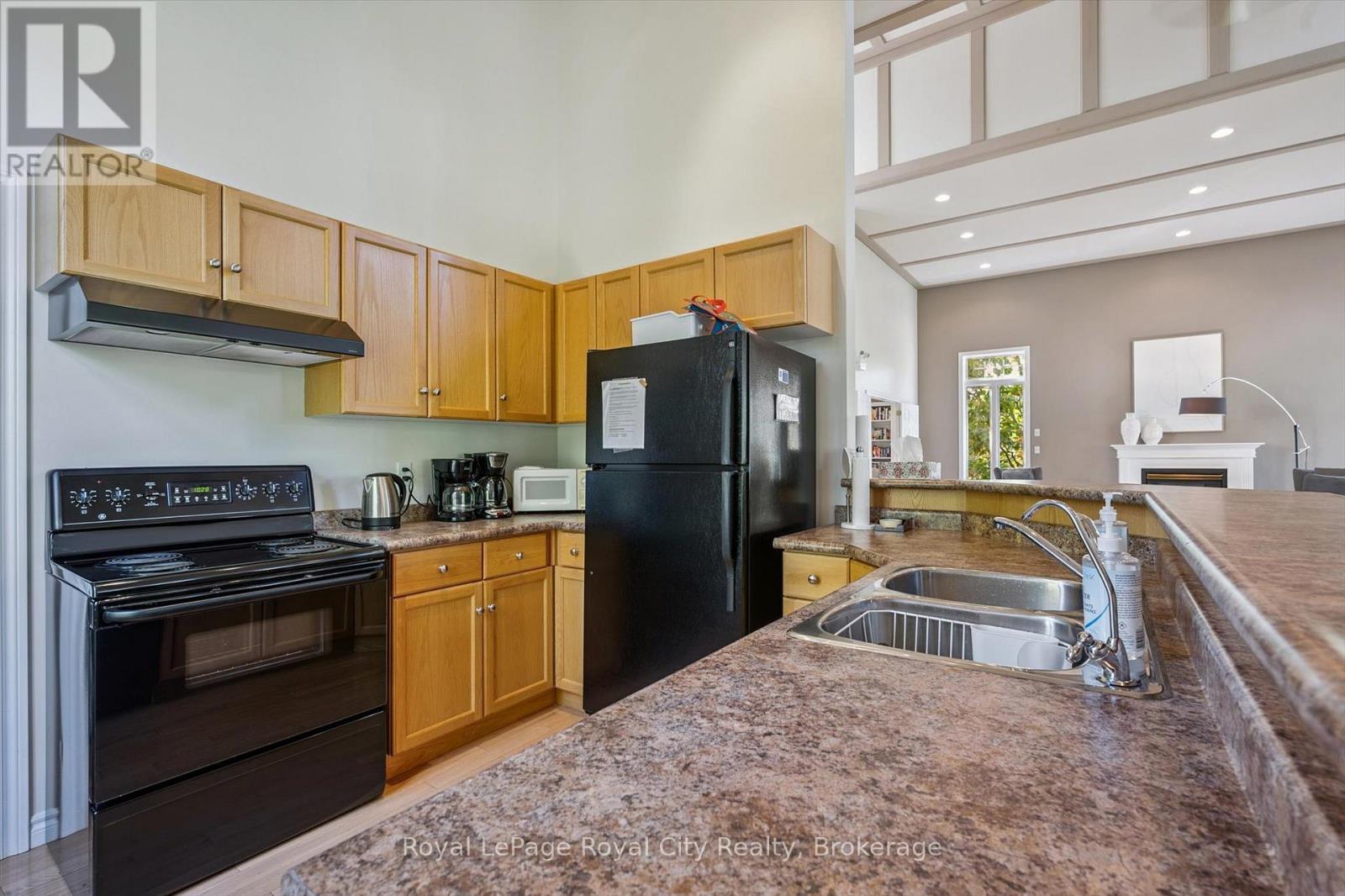 












17 TERRAVIEW CRESCENT

,
Guelph (Kortright West),




Ontario
N1G5A7

