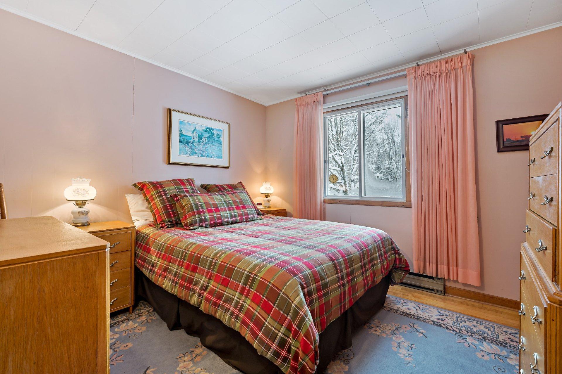 









202


Ch. Brunette

,
Lac-Supérieur,




QC
J0T1P0

