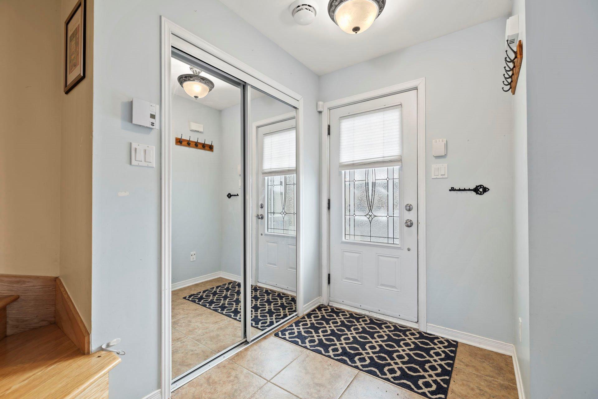 









19


Rue du Frère-André-Daoust

,
Rigaud,




QC
J0P1P0

