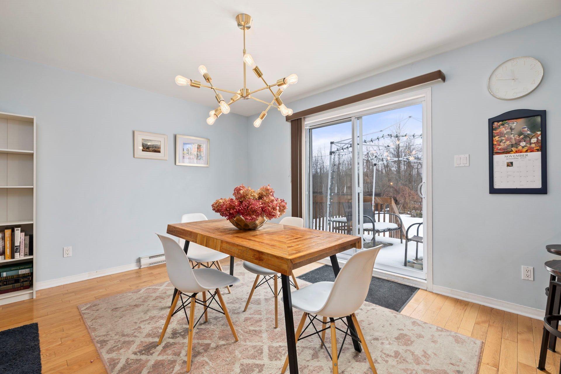 









19


Rue du Frère-André-Daoust

,
Rigaud,




QC
J0P1P0

