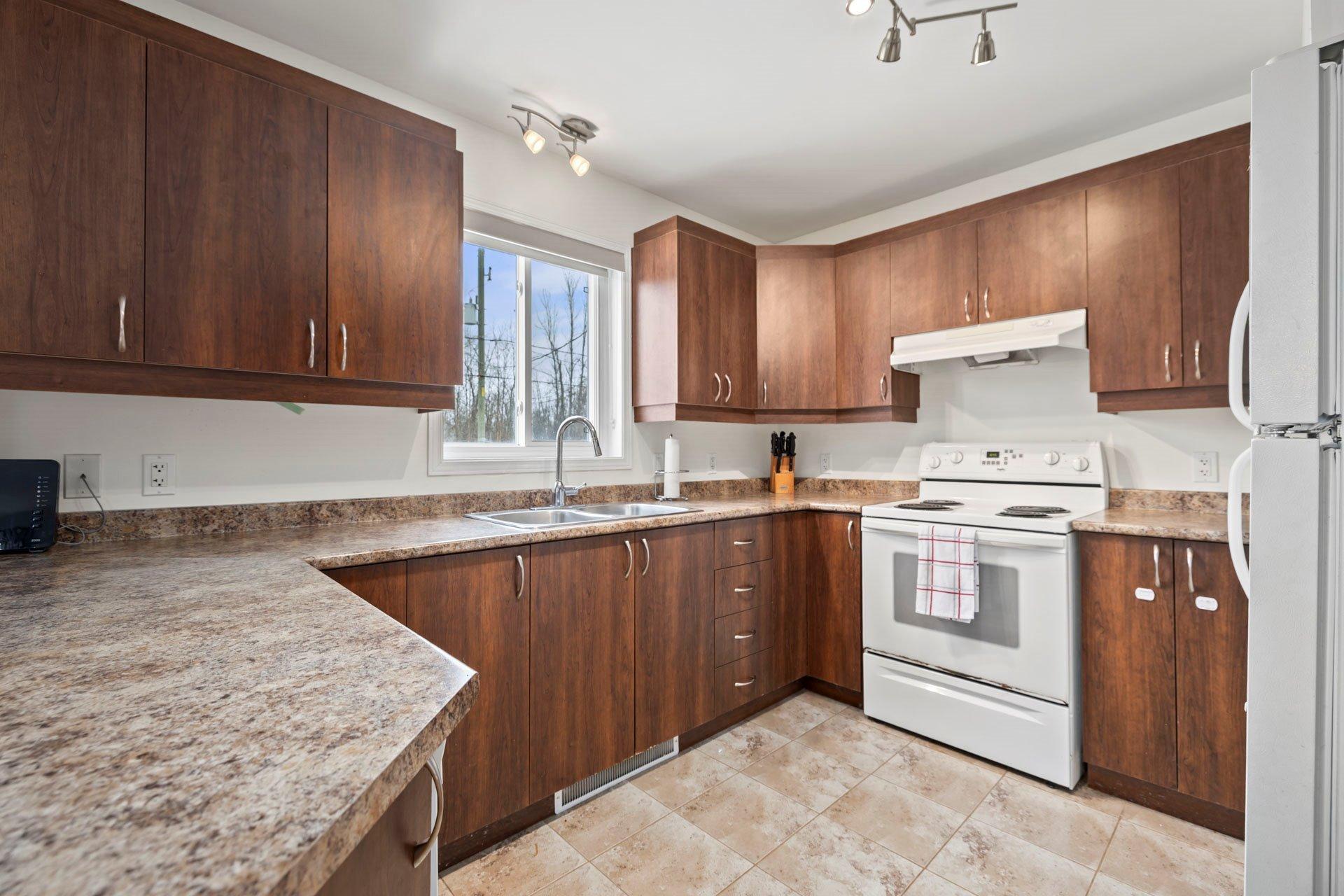 









19


Rue du Frère-André-Daoust

,
Rigaud,




QC
J0P1P0

