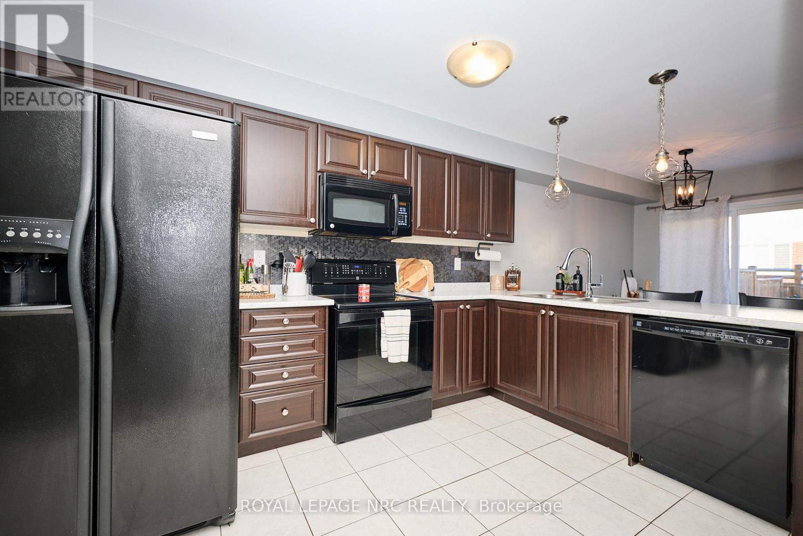 












7759 WHITE PINE CRESCENT

,
Niagara Falls (Brown),




Ontario
L2H0P1

