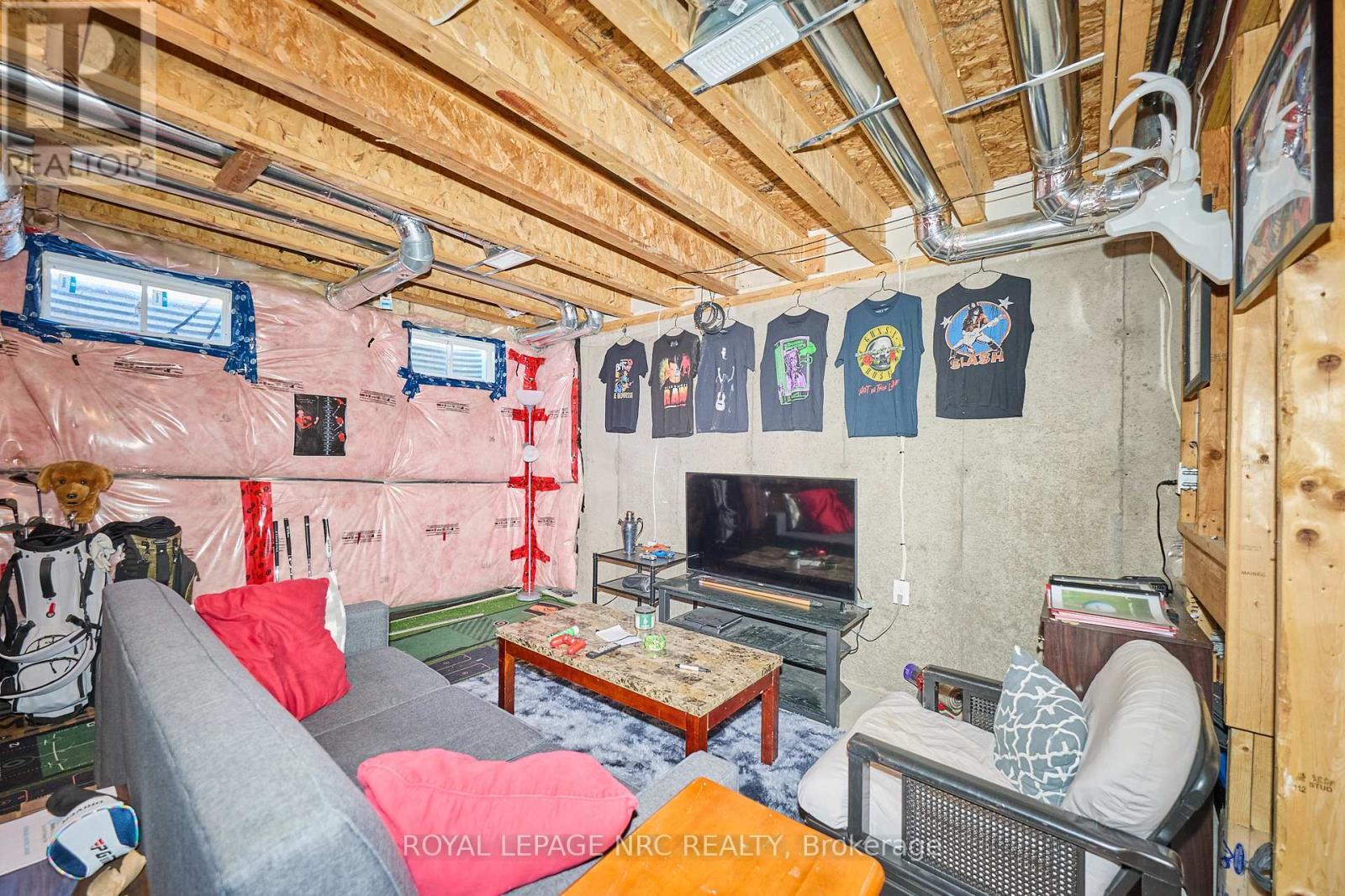 












7759 WHITE PINE CRESCENT

,
Niagara Falls (Brown),




Ontario
L2H0P1

