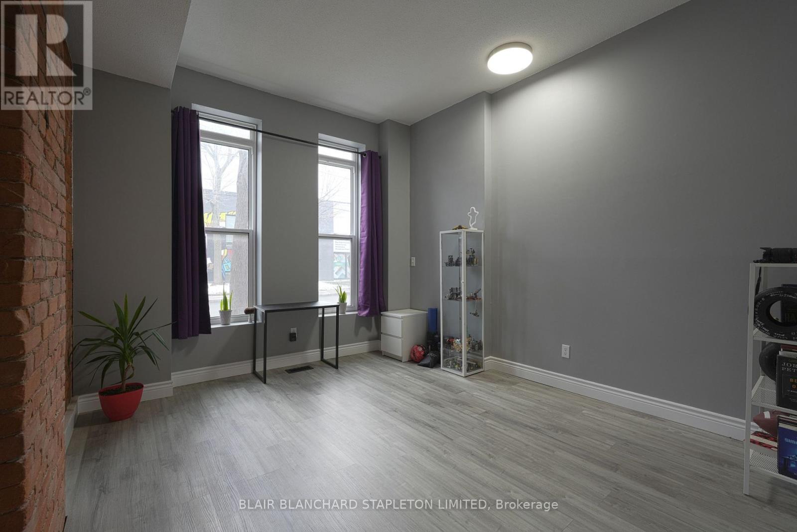 












267-277 KING WILLIAM STREET

,
Hamilton,




Ontario
L8L1N9

