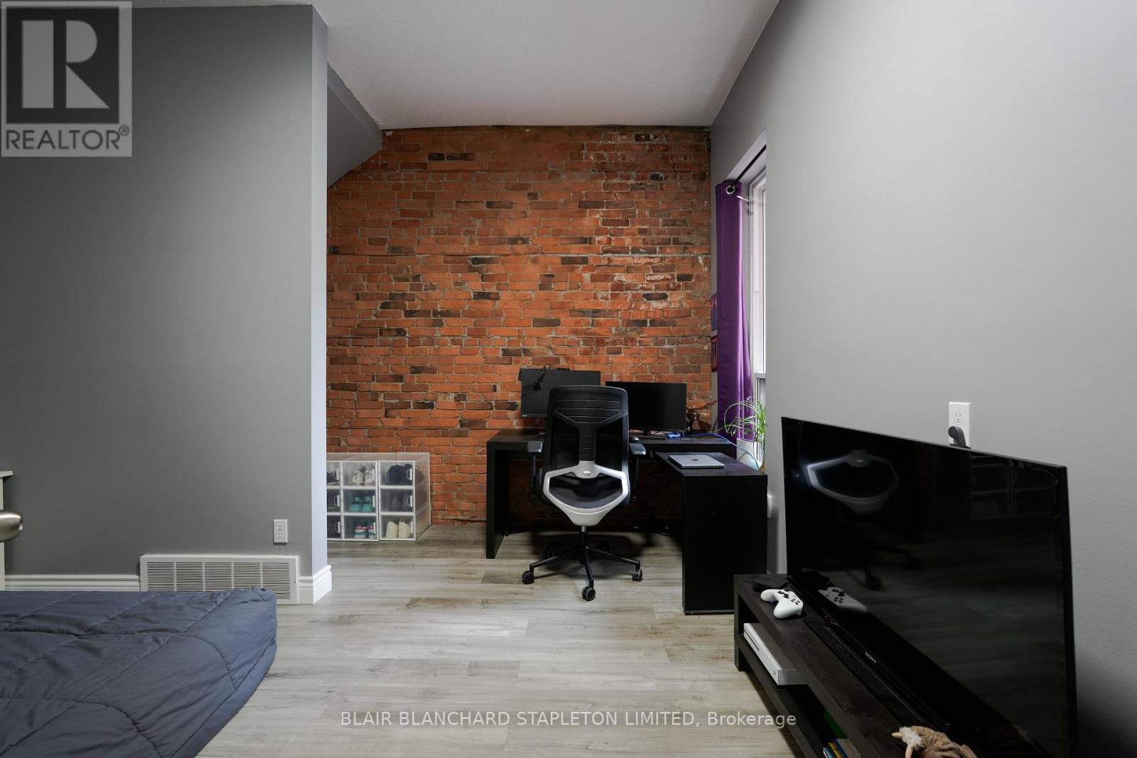 












267-277 KING WILLIAM STREET

,
Hamilton,




Ontario
L8L1N9

