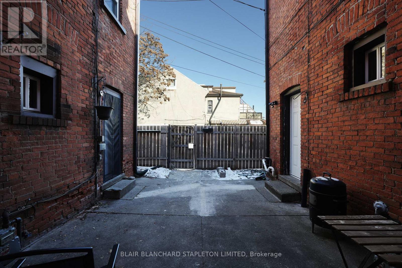 












267-277 KING WILLIAM STREET

,
Hamilton,




Ontario
L8L1N9

