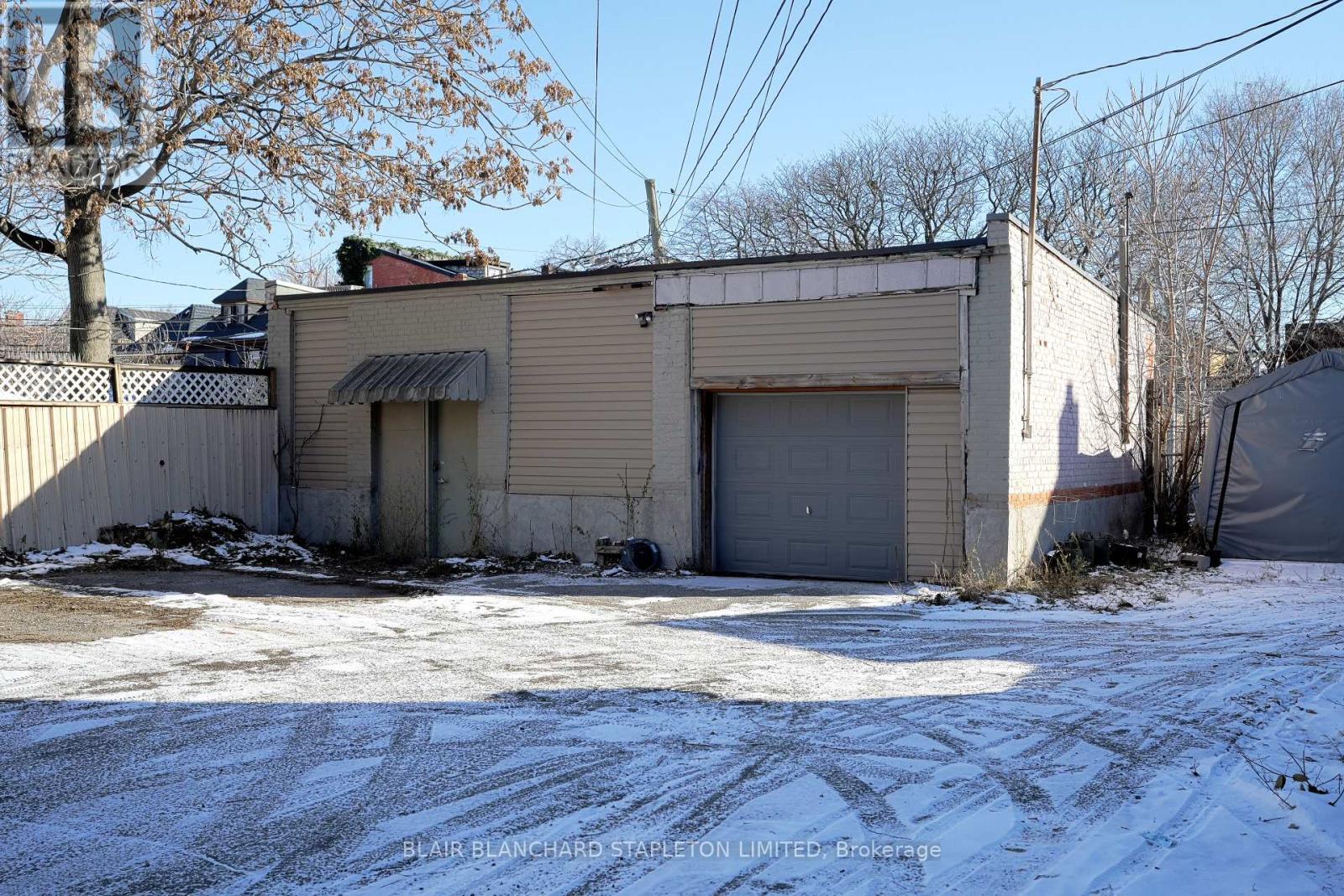 












267-277 KING WILLIAM STREET

,
Hamilton,




Ontario
L8L1N9

