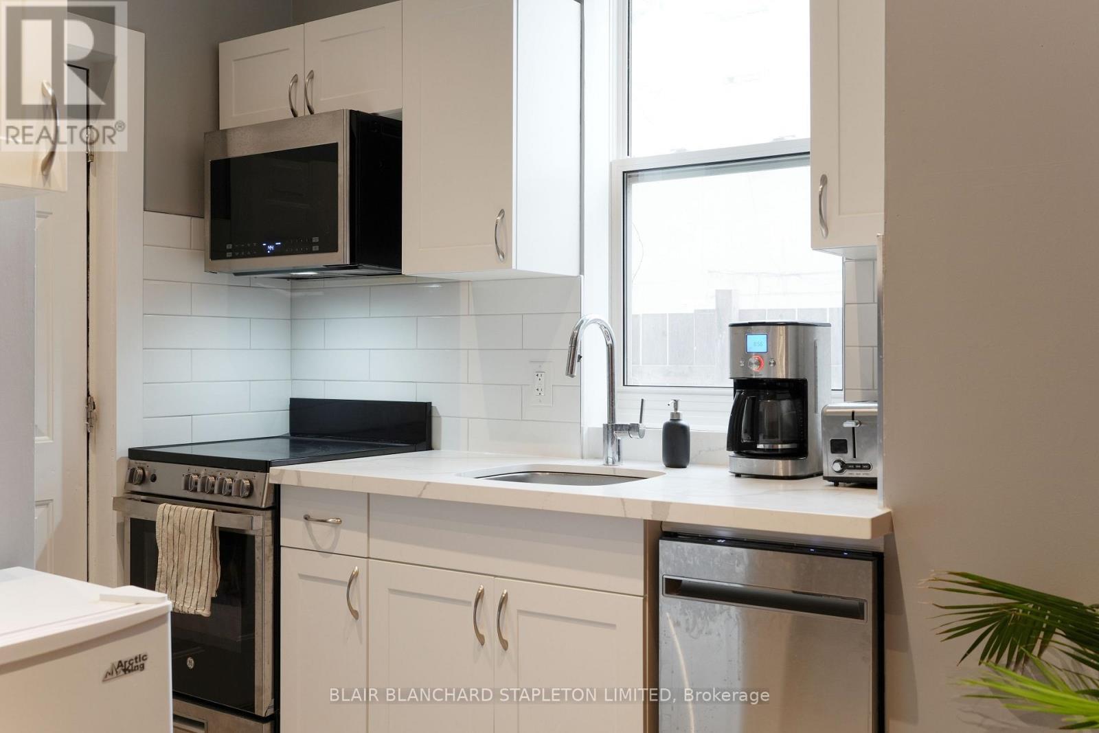 












267-277 KING WILLIAM STREET

,
Hamilton,




Ontario
L8L1N9

