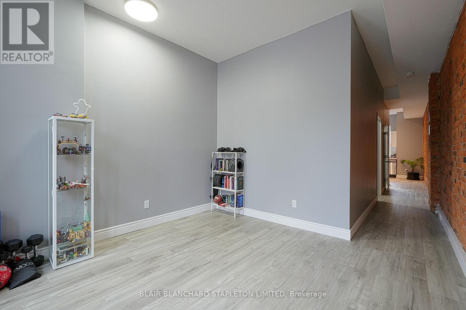 












267-277 KING WILLIAM STREET

,
Hamilton,




Ontario
L8L1N9

