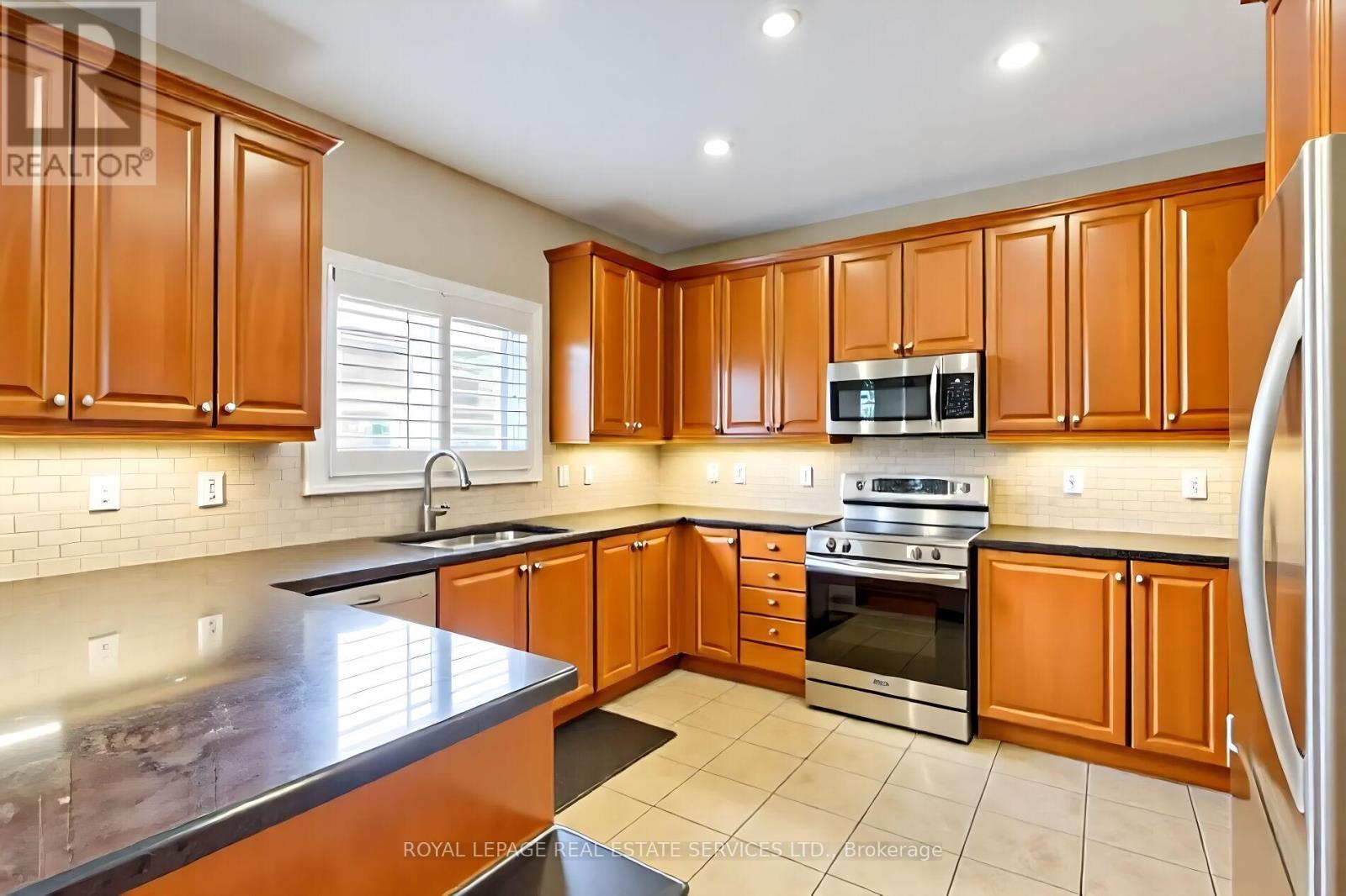 












3137 COUNTESS CRESCENT

,
Mississauga,




Ontario
L5M0E1

