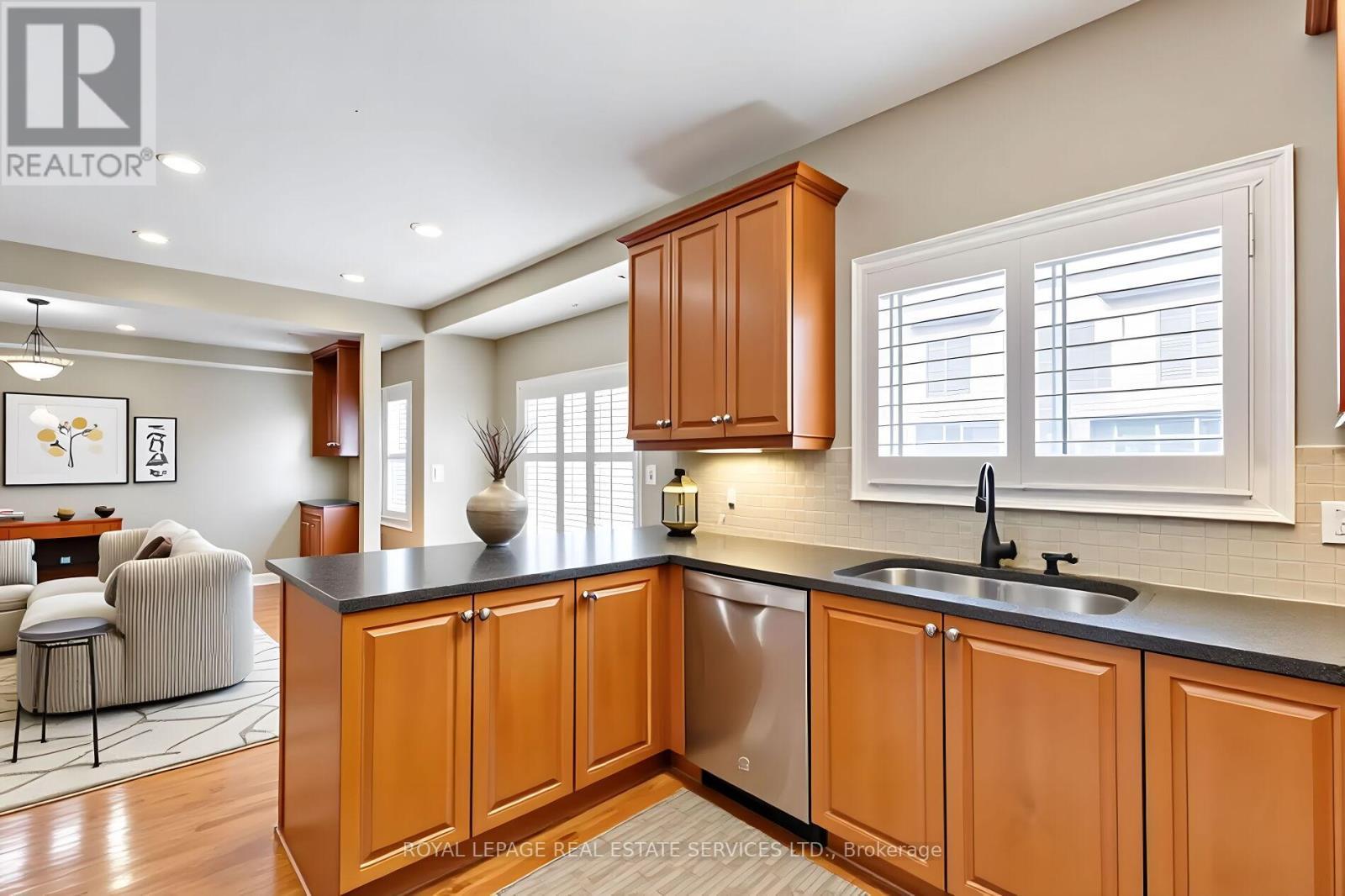 












3137 COUNTESS CRESCENT

,
Mississauga,




Ontario
L5M0E1

