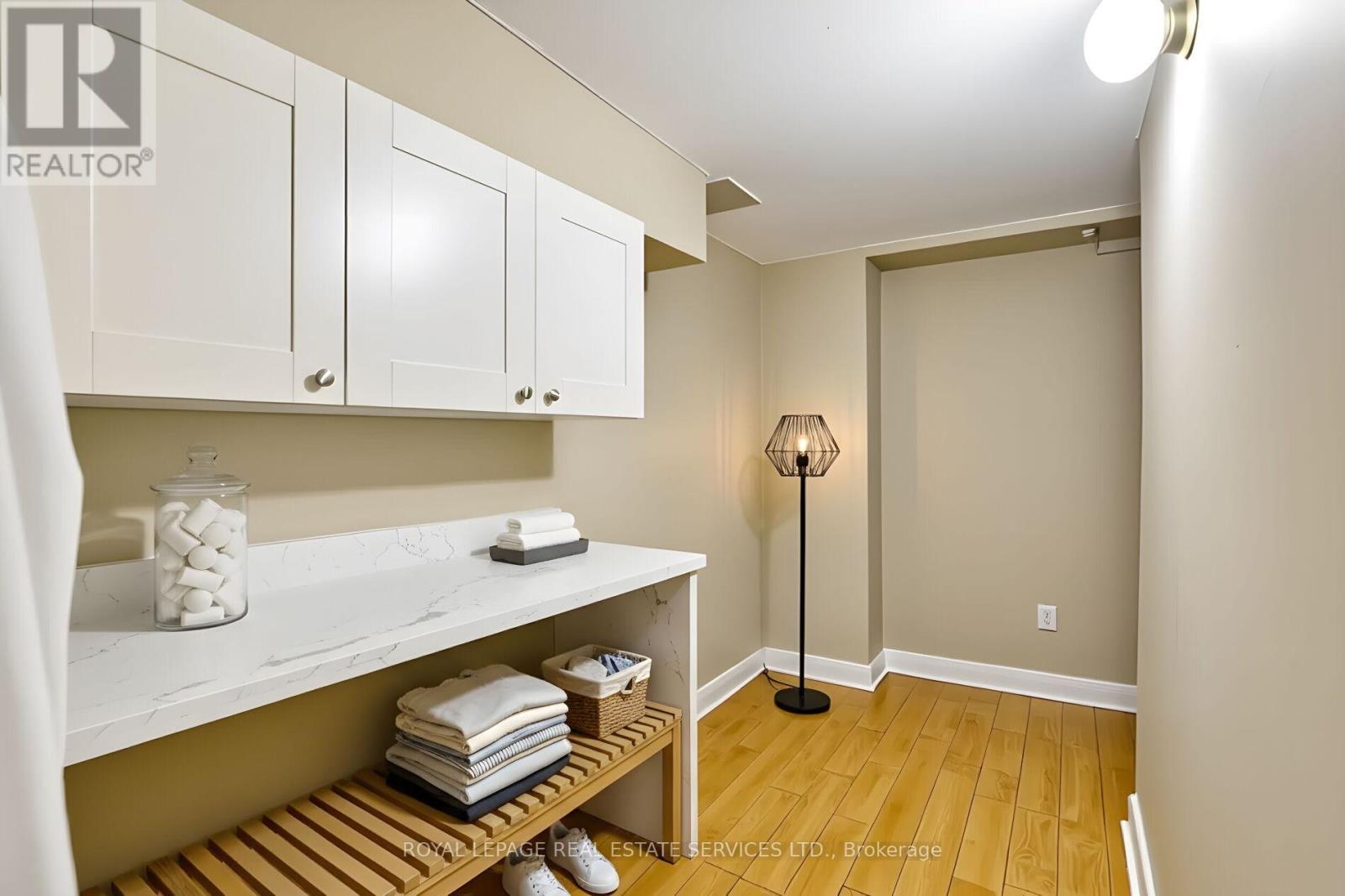 












3137 COUNTESS CRESCENT

,
Mississauga,




Ontario
L5M0E1

