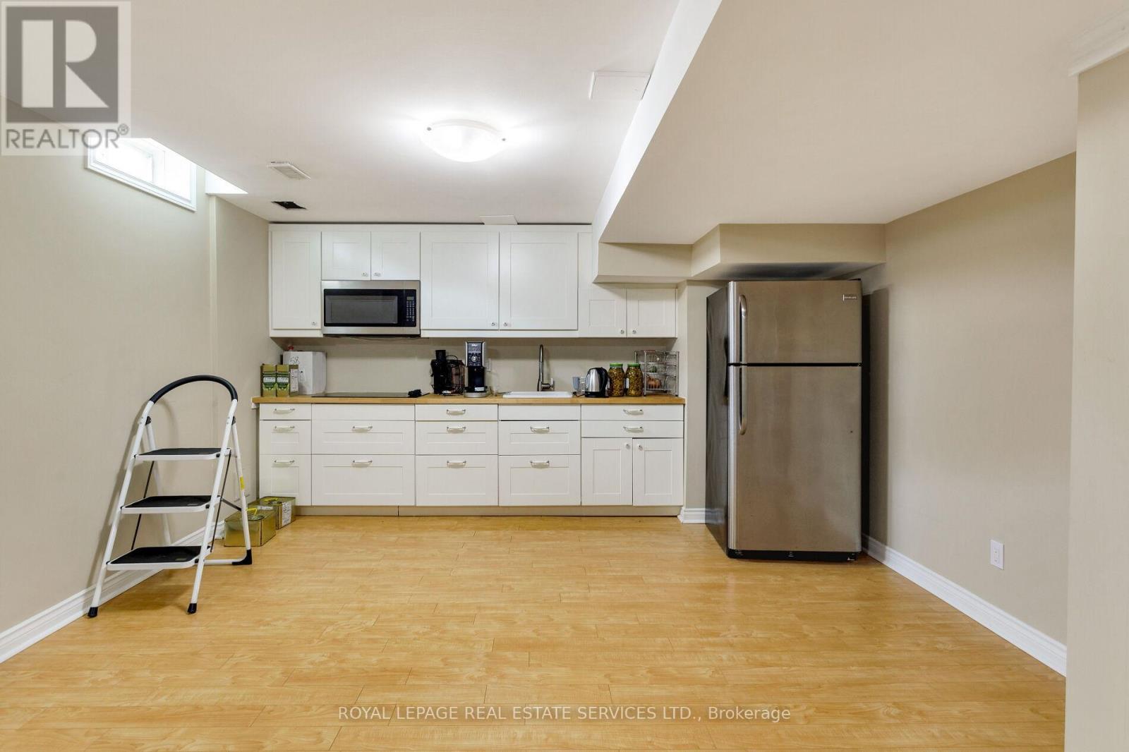 












3137 COUNTESS CRESCENT

,
Mississauga,




Ontario
L5M0E1

