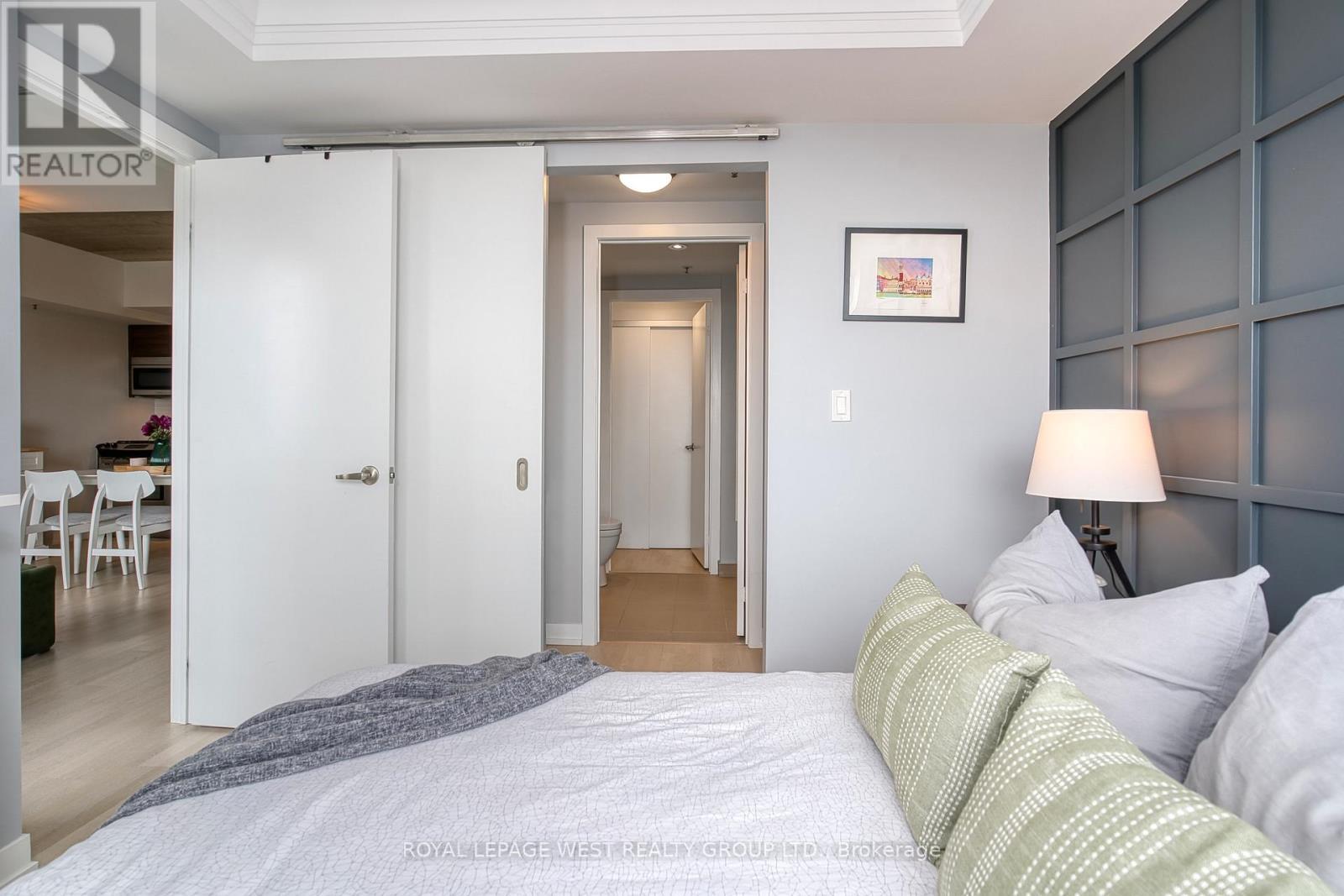 












301 - 51 LADY BANK ROAD

,
Toronto,




Ontario
M8Z0C9

