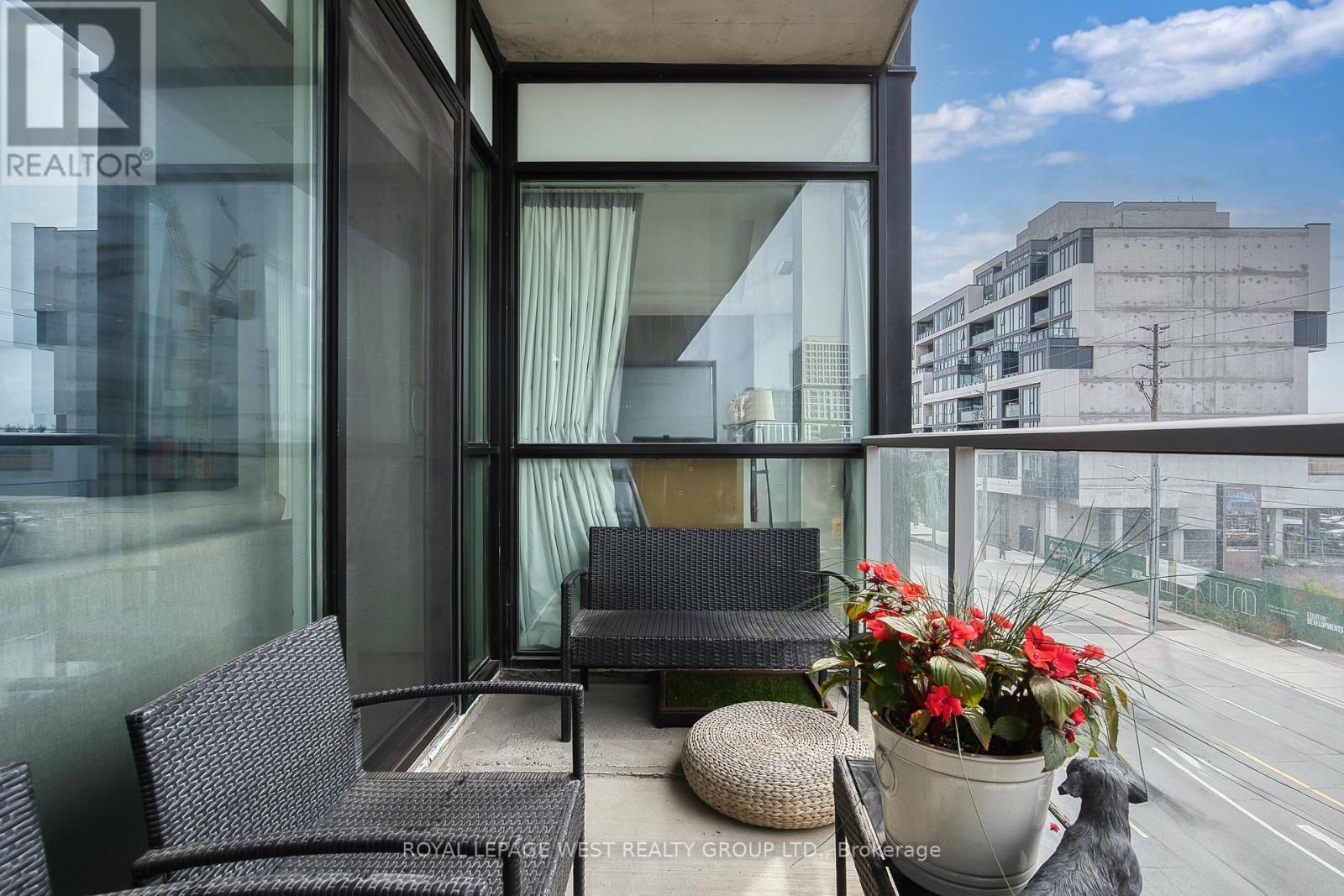 












301 - 51 LADY BANK ROAD

,
Toronto,




Ontario
M8Z0C9

