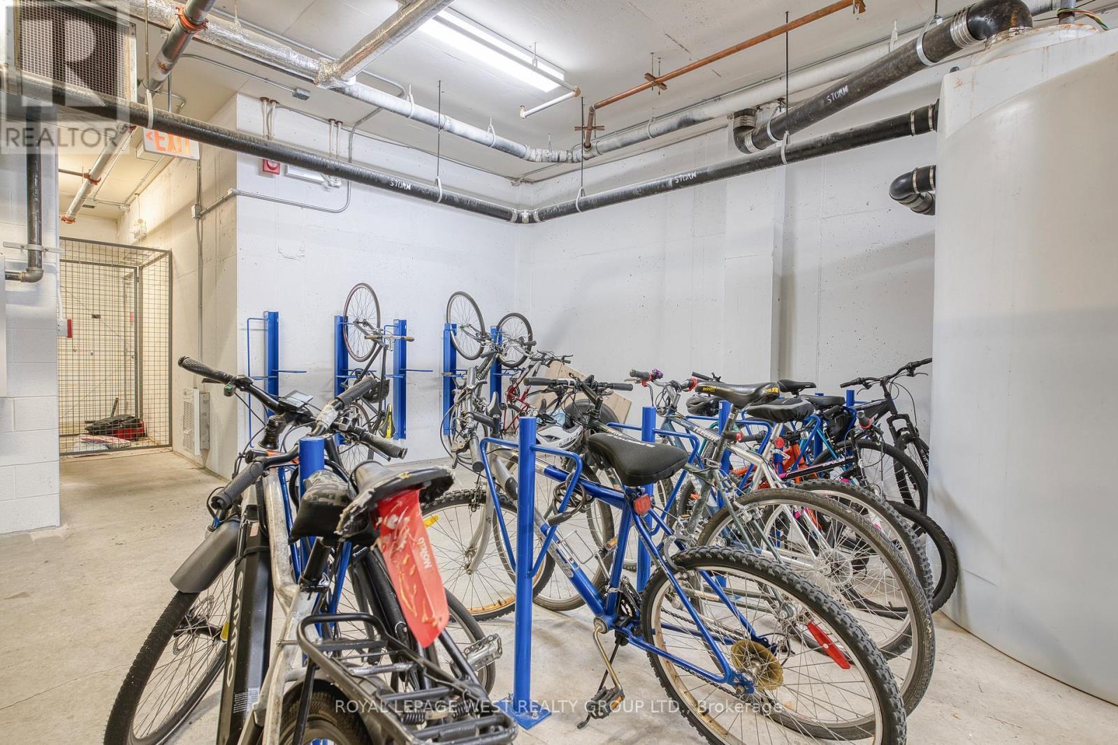 












301 - 51 LADY BANK ROAD

,
Toronto,




Ontario
M8Z0C9

