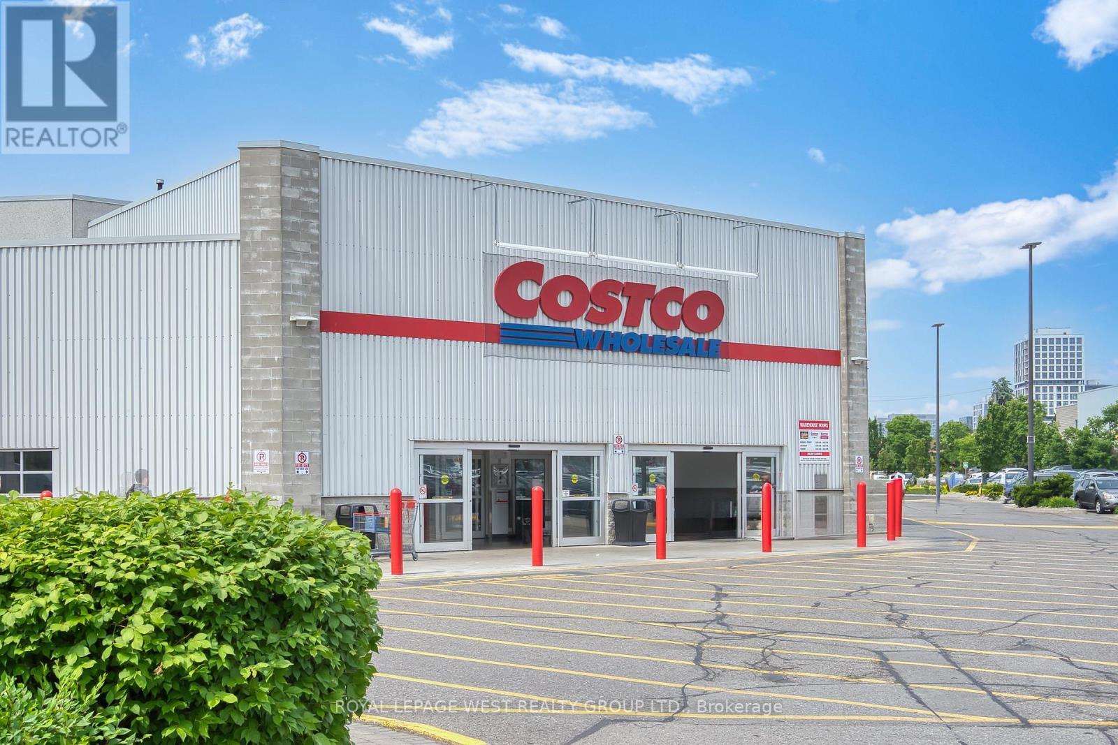 












301 - 51 LADY BANK ROAD

,
Toronto,




Ontario
M8Z0C9

