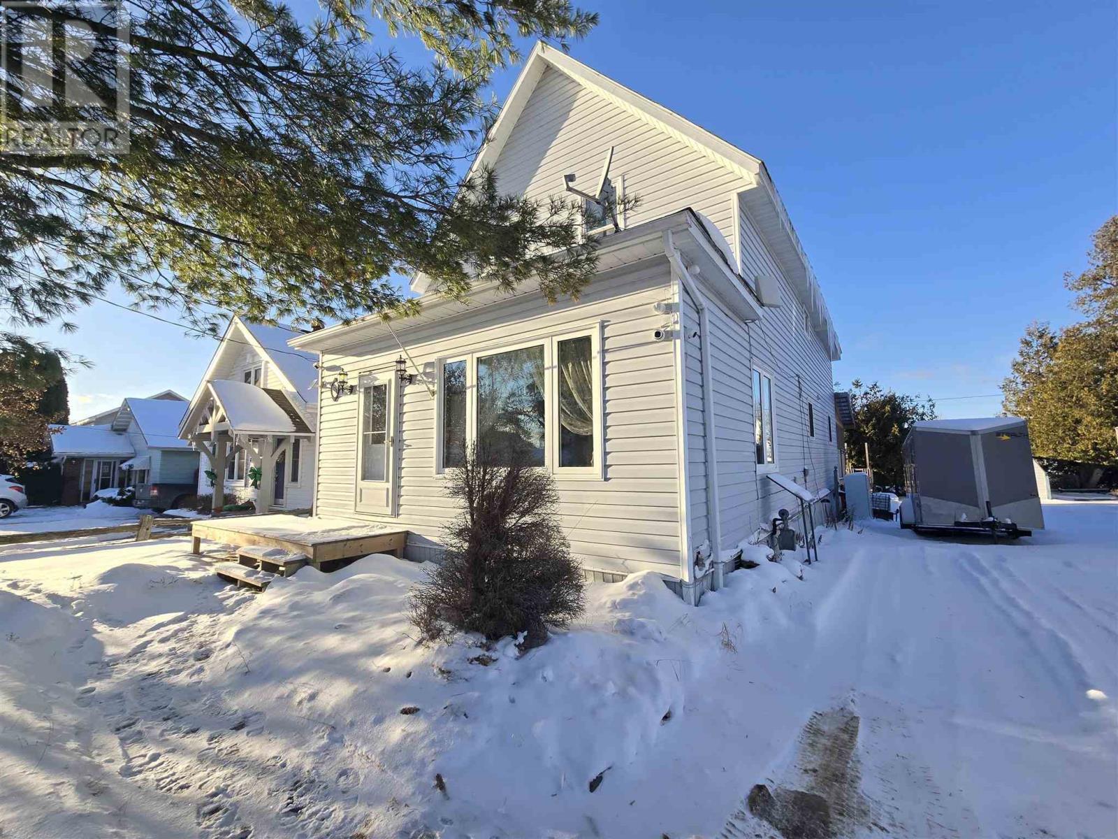 












138 Lakeside AVE

,
Blind River,




Ontario
P0R1B0

