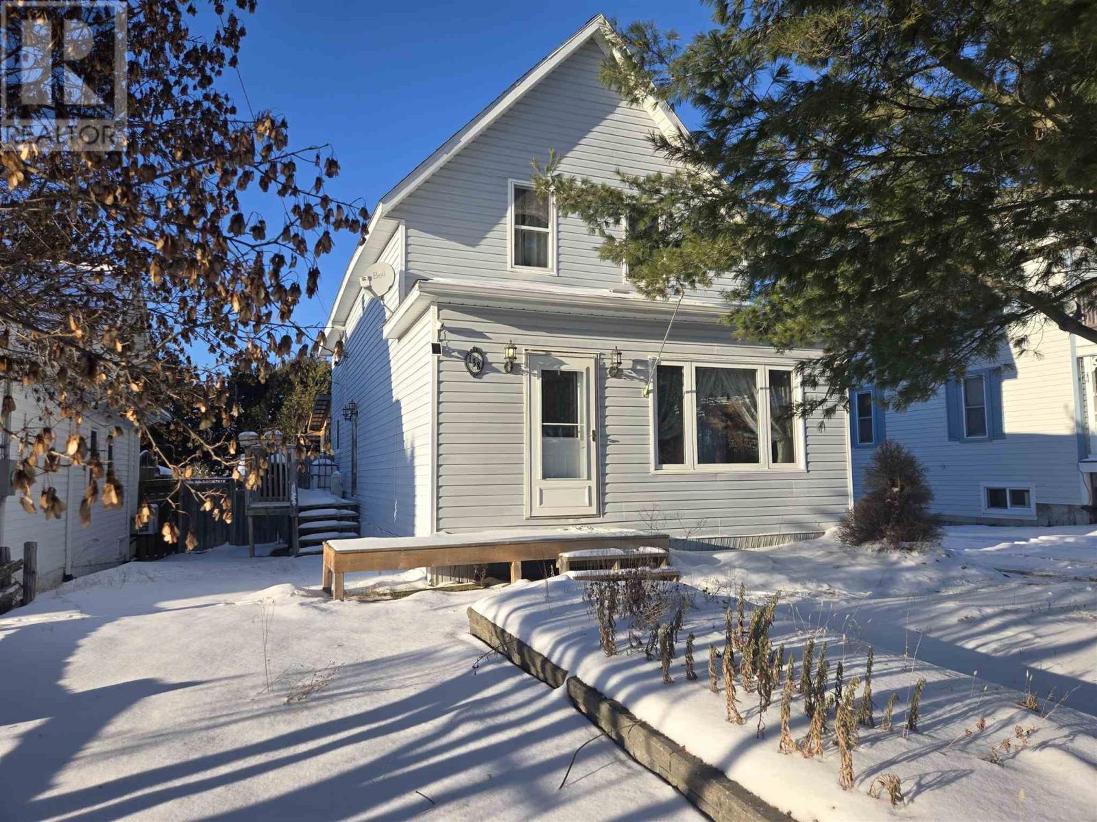 












138 Lakeside AVE

,
Blind River,




Ontario
P0R1B0

