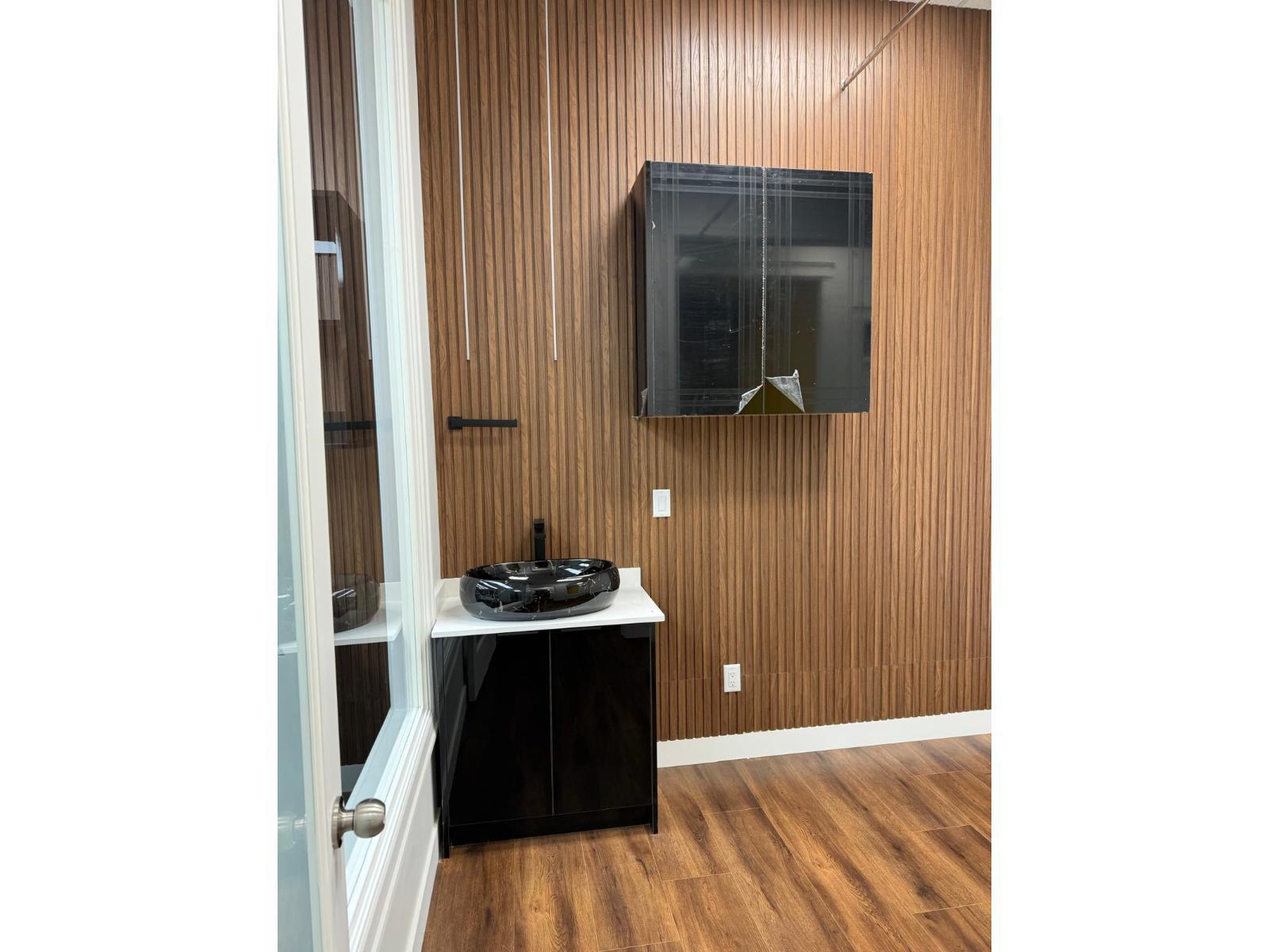 












107 7130 120 STREET

,
Surrey,




British Columbia
V3W3M8

