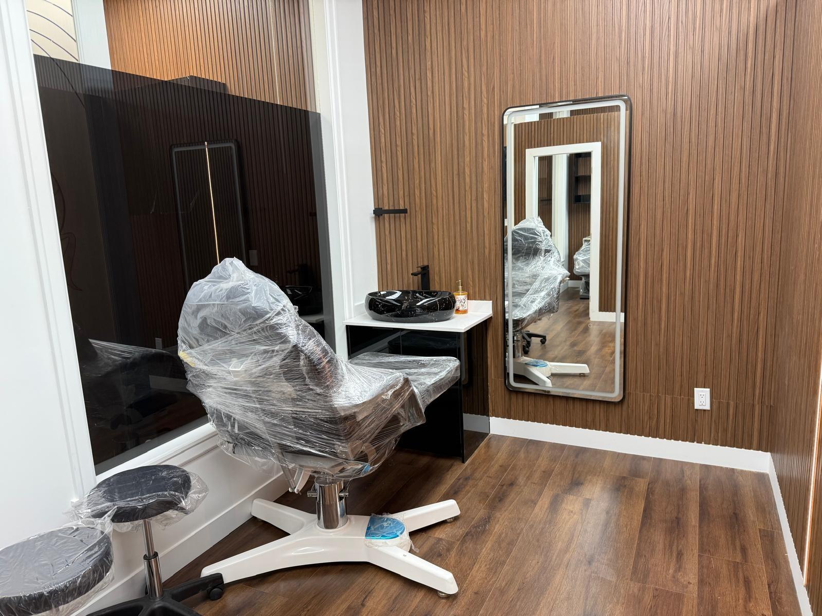 












107 7130 120 STREET

,
Surrey,




British Columbia
V3W3M8

