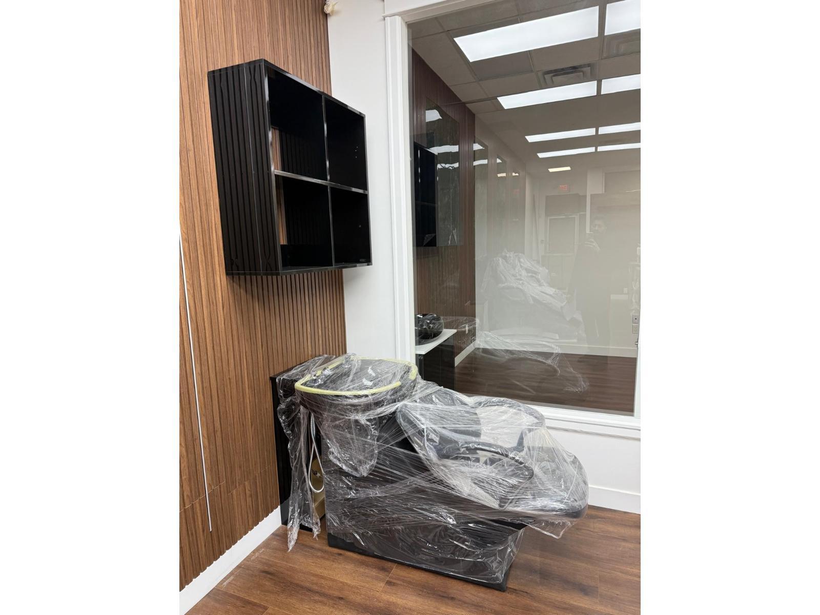 












107 7130 120 STREET

,
Surrey,




British Columbia
V3W3M8

