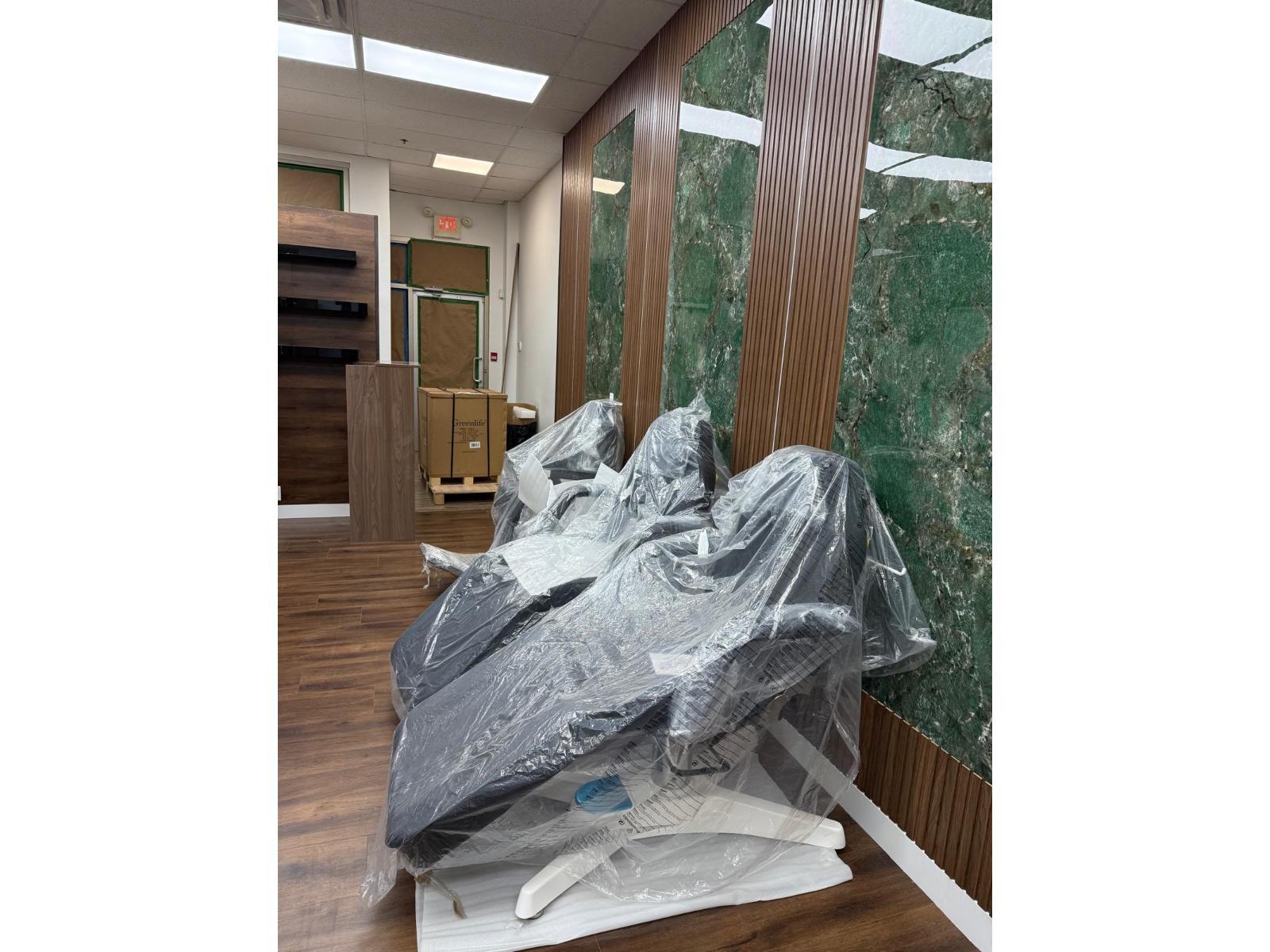 












107 7130 120 STREET

,
Surrey,




British Columbia
V3W3M8

