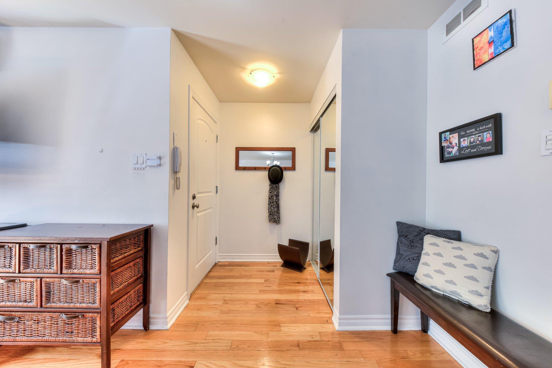 









17775


Boul. de Pierrefonds

, 103,
Montréal (Pierrefonds-Roxboro),




QC
H9J3L1

