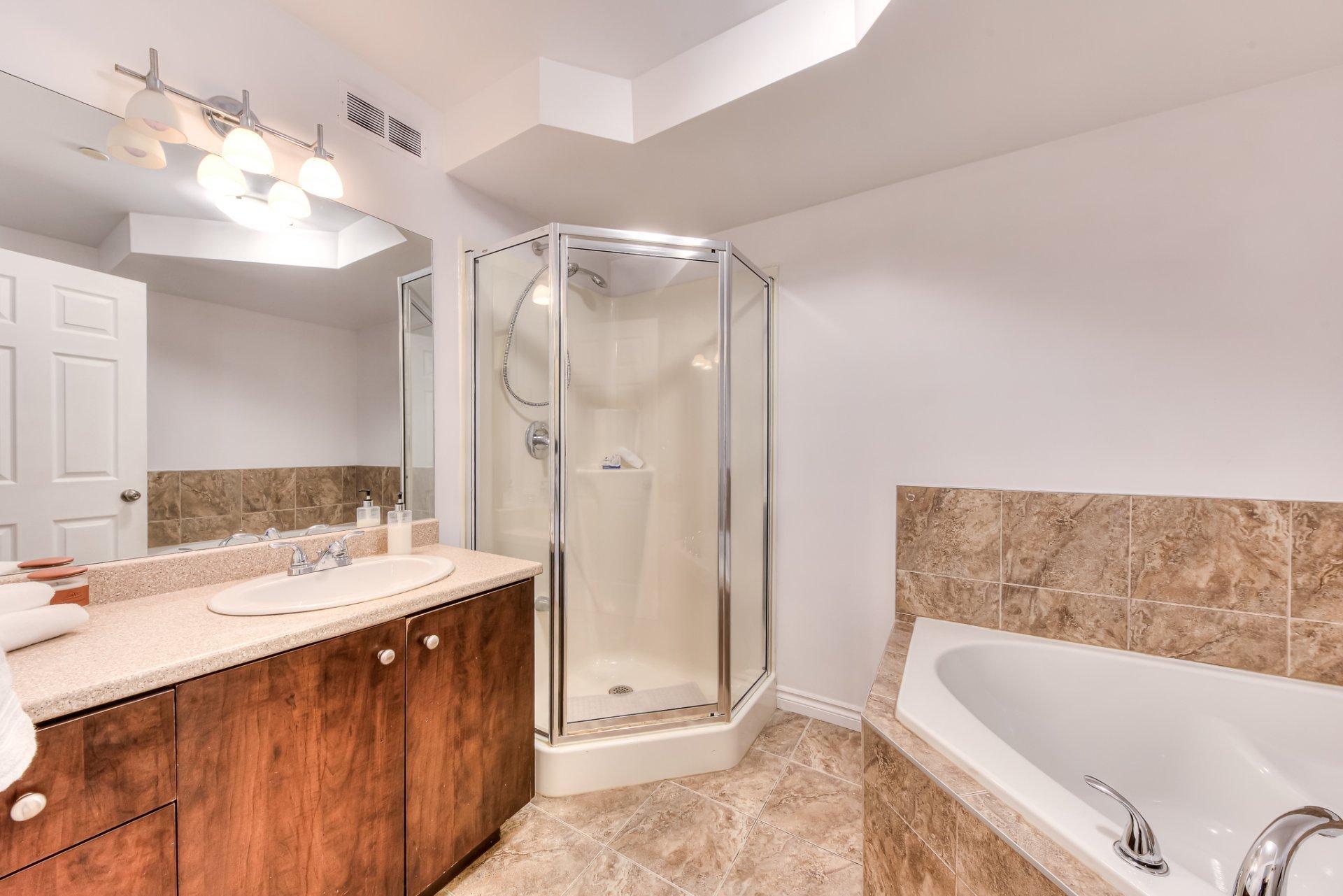 









17775


Boul. de Pierrefonds

, 103,
Montréal (Pierrefonds-Roxboro),




QC
H9J3L1

