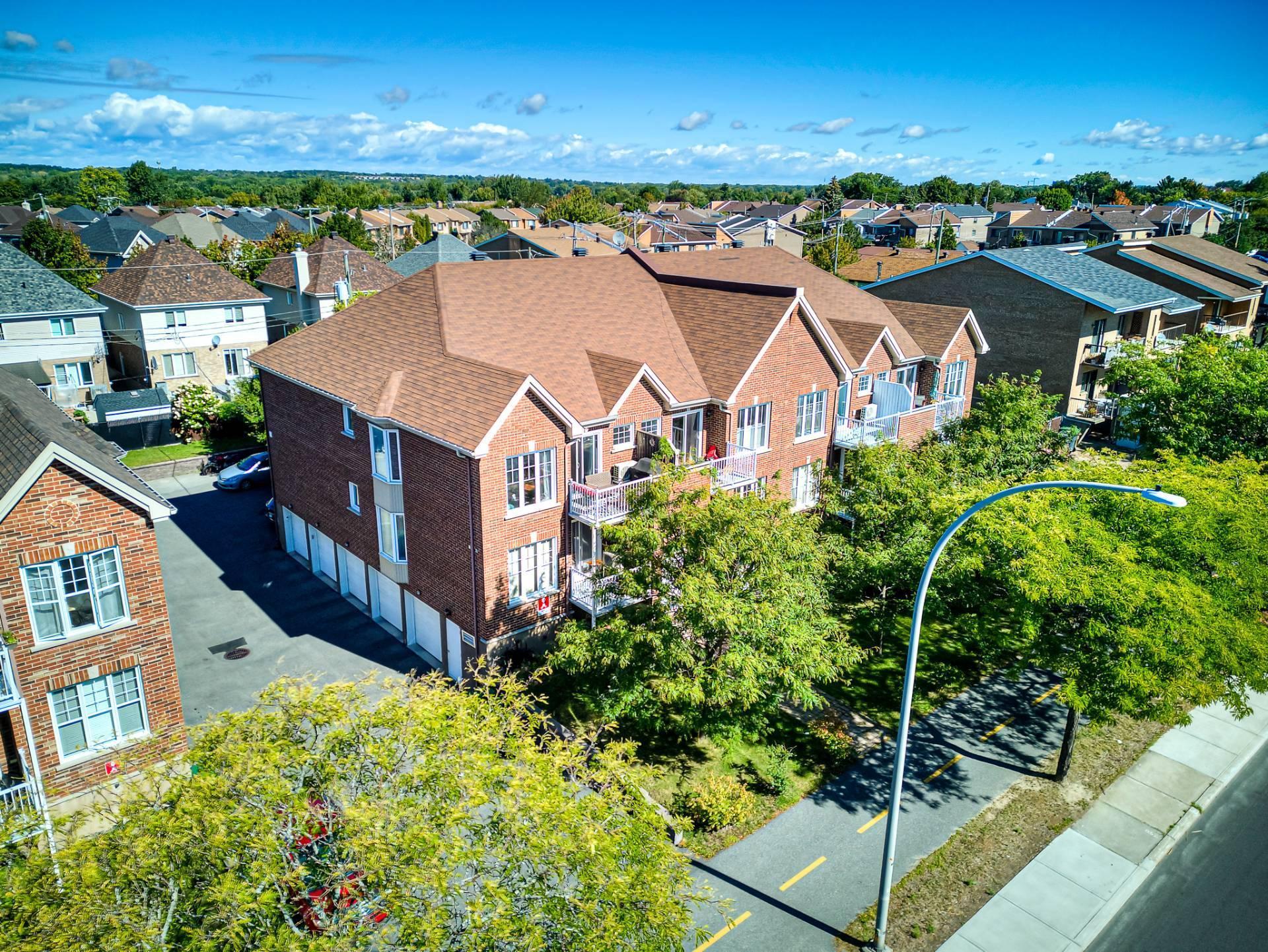 









17775


Boul. de Pierrefonds

, 103,
Montréal (Pierrefonds-Roxboro),




QC
H9J3L1

