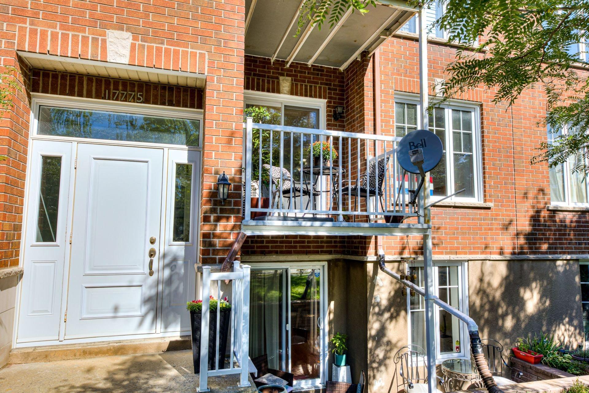 









17775


Boul. de Pierrefonds

, 103,
Montréal (Pierrefonds-Roxboro),




QC
H9J3L1

