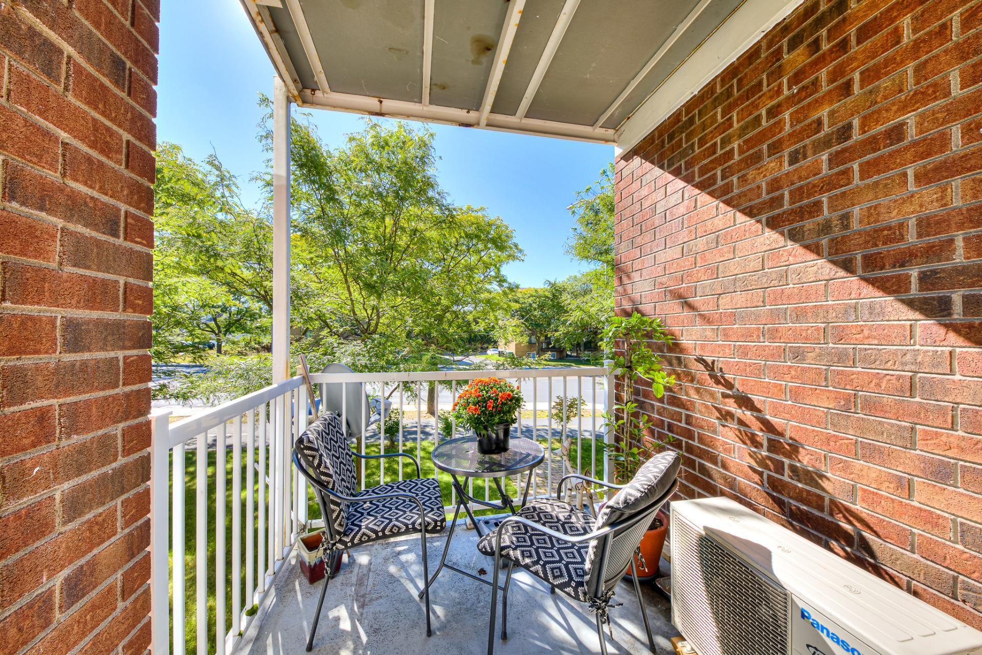 









17775


Boul. de Pierrefonds

, 103,
Montréal (Pierrefonds-Roxboro),




QC
H9J3L1

